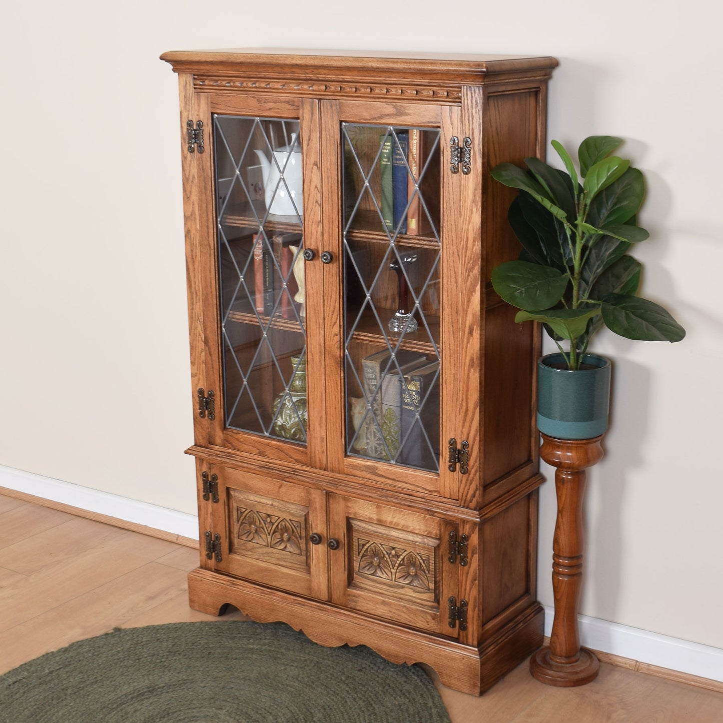 Old Charm Glazed Cabinet