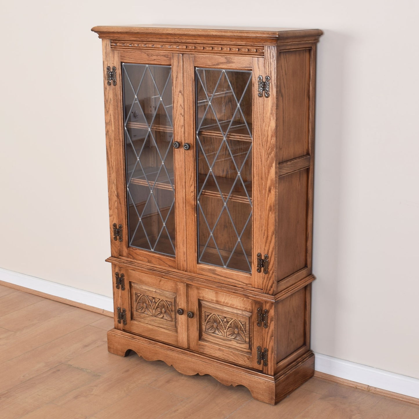 Old Charm Glazed Cabinet