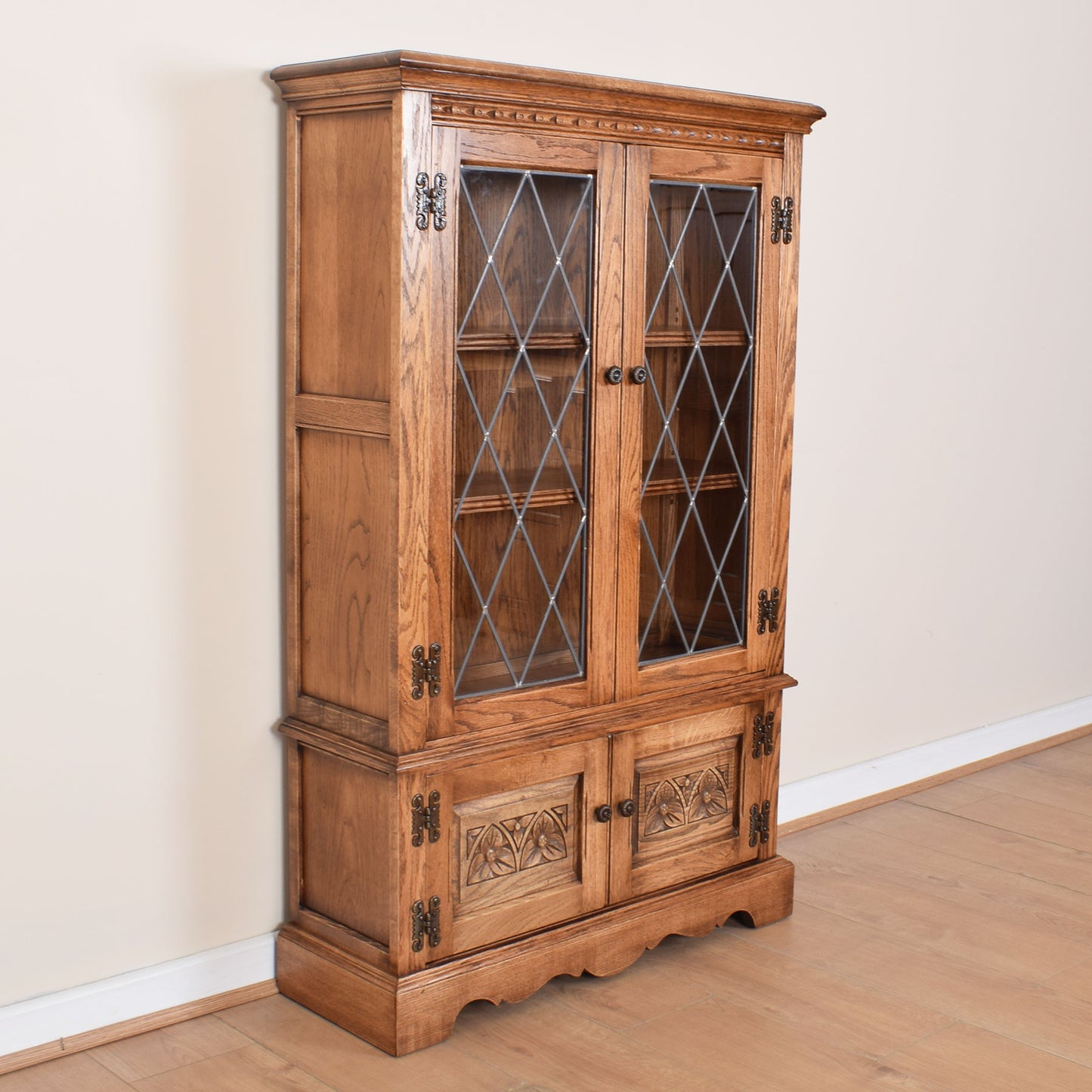Old Charm Glazed Cabinet