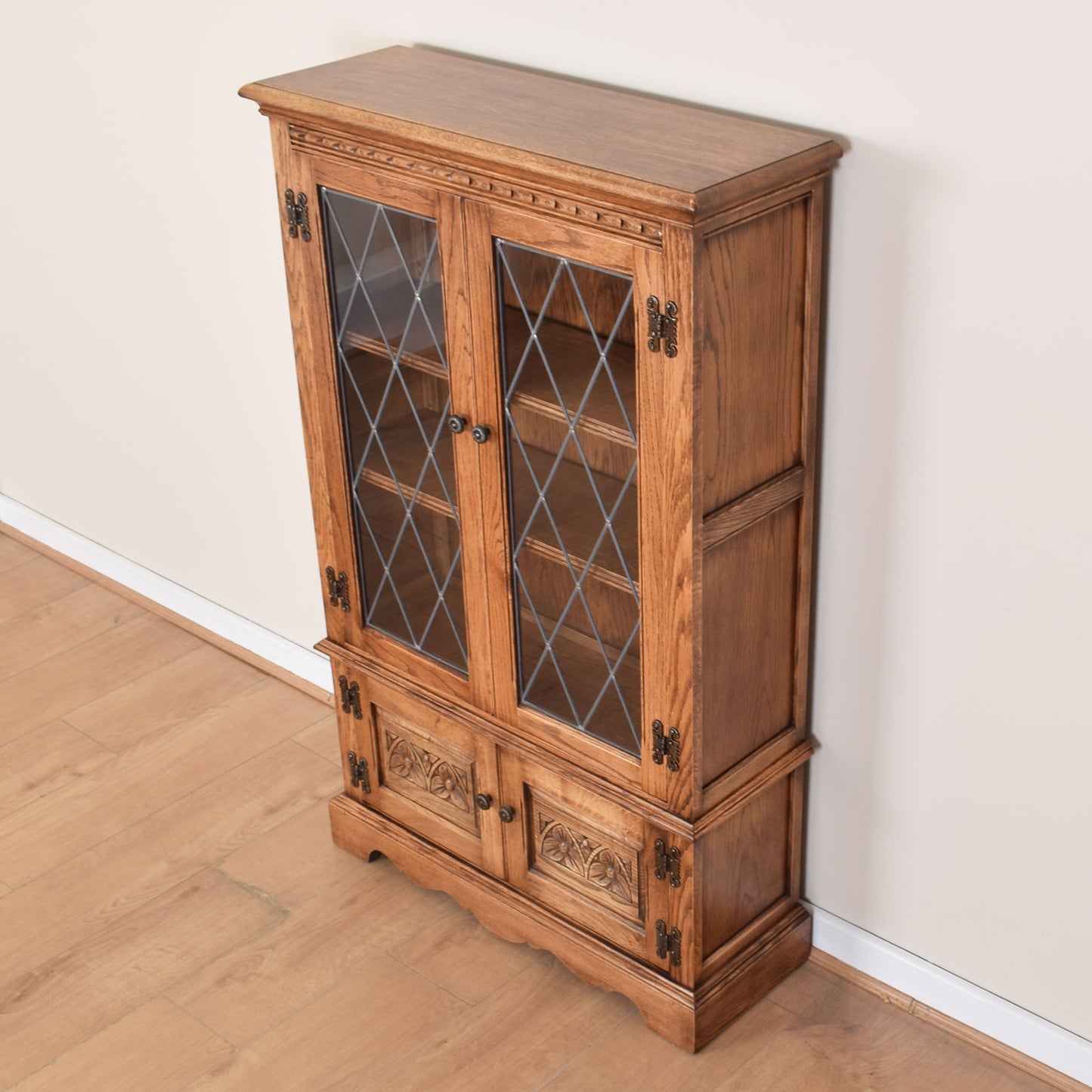 Old Charm Glazed Cabinet