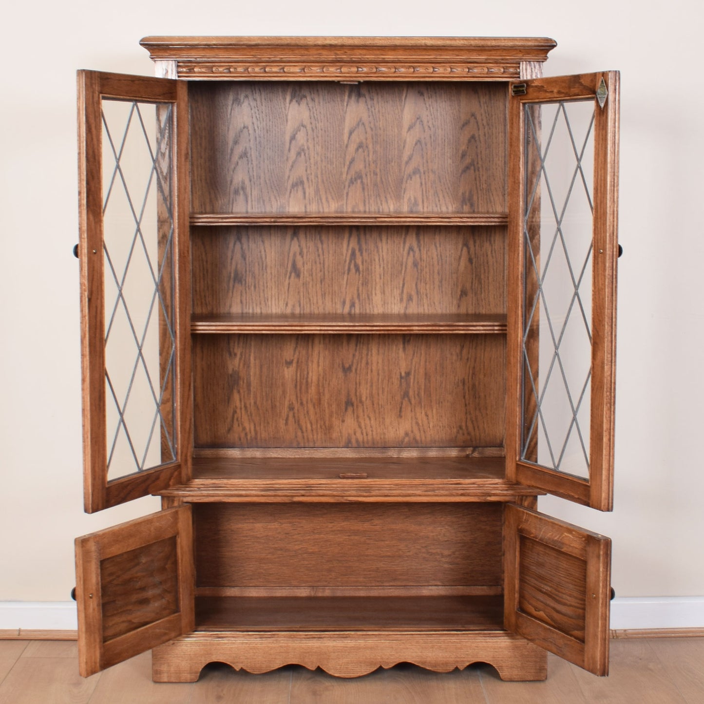 Old Charm Glazed Cabinet