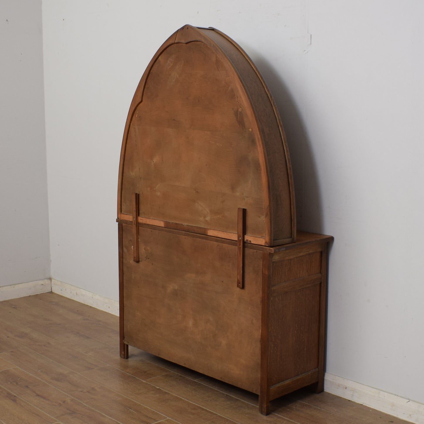 Old Charm Dresser