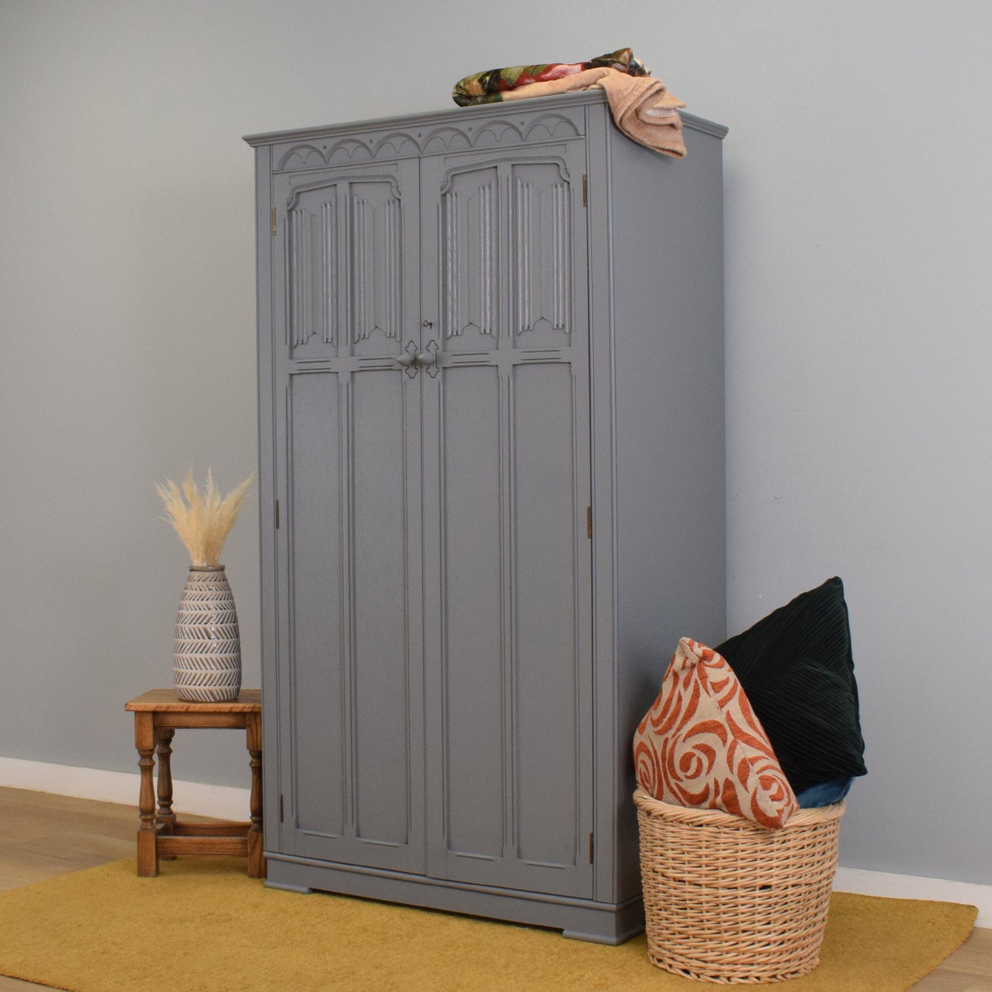 Painted Linenfold Wardrobe