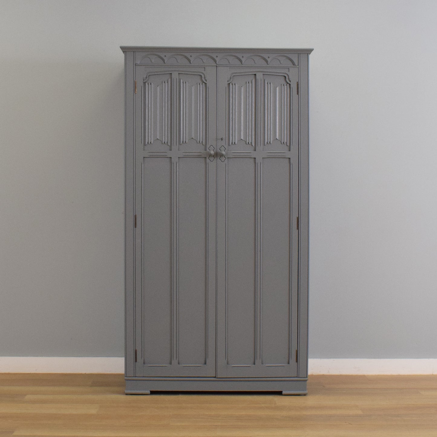 Painted Linenfold Wardrobe