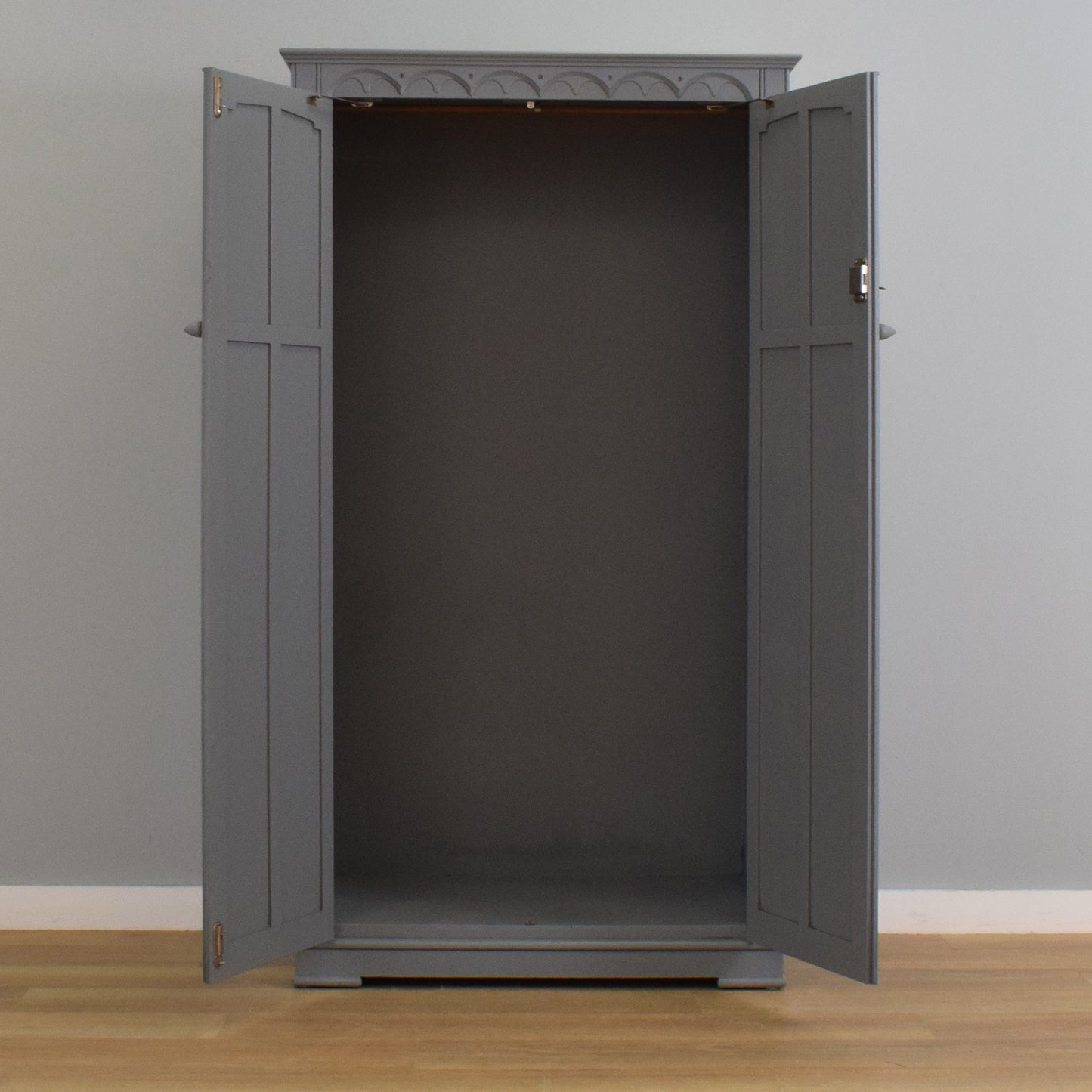 Painted Linenfold Wardrobe