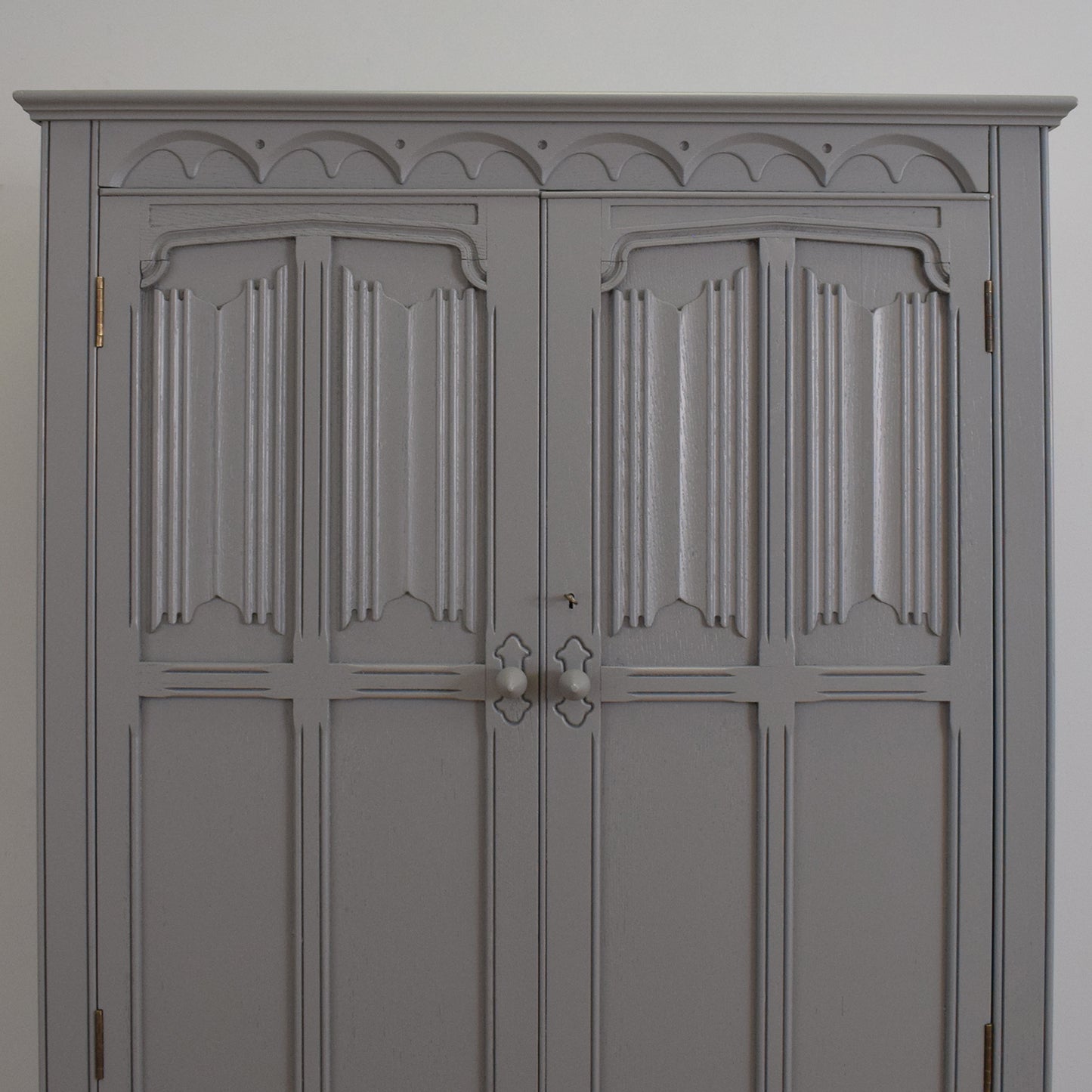 Painted Linenfold Wardrobe