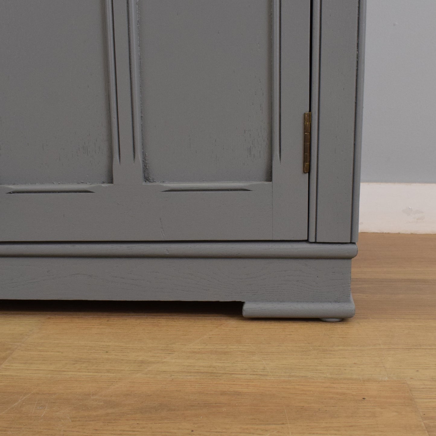 Painted Linenfold Wardrobe