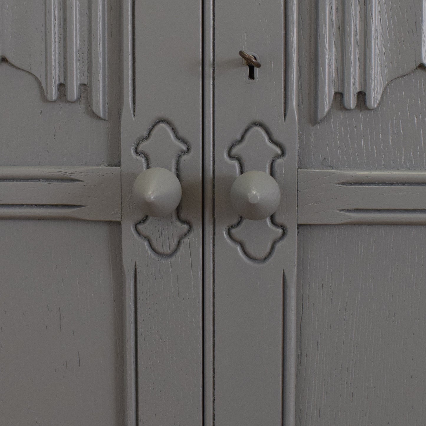 Painted Linenfold Wardrobe