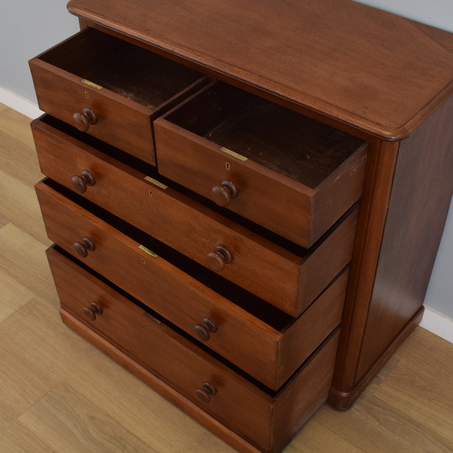 Vintage Mahogany Chest of Drawers