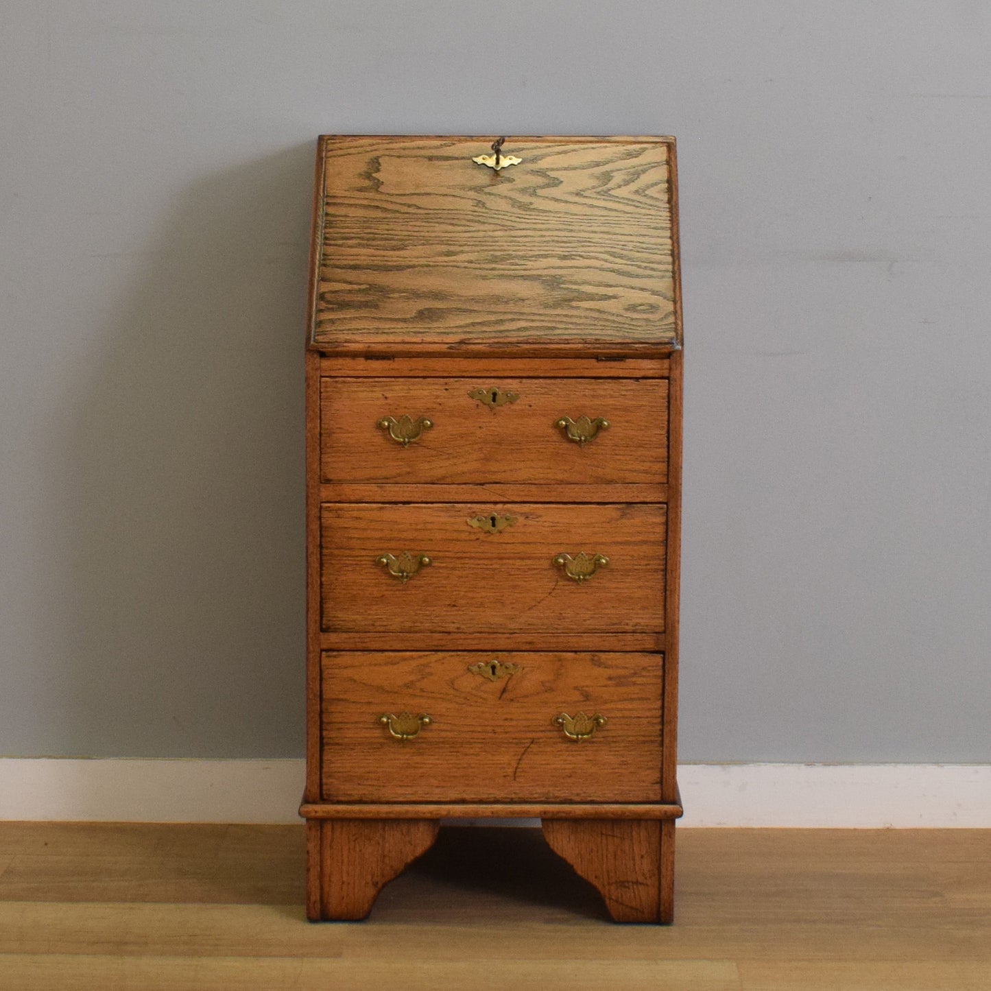 Slim Oak Bureau