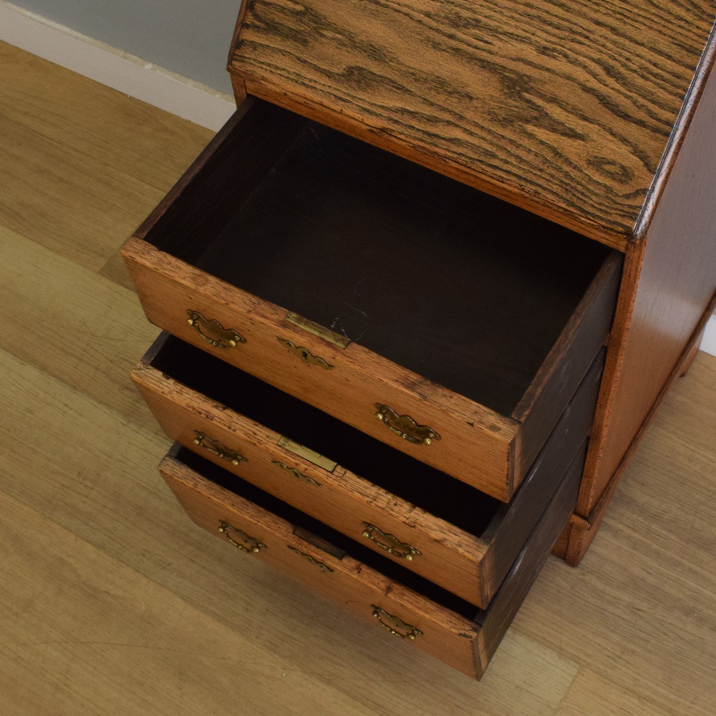Slim Oak Bureau