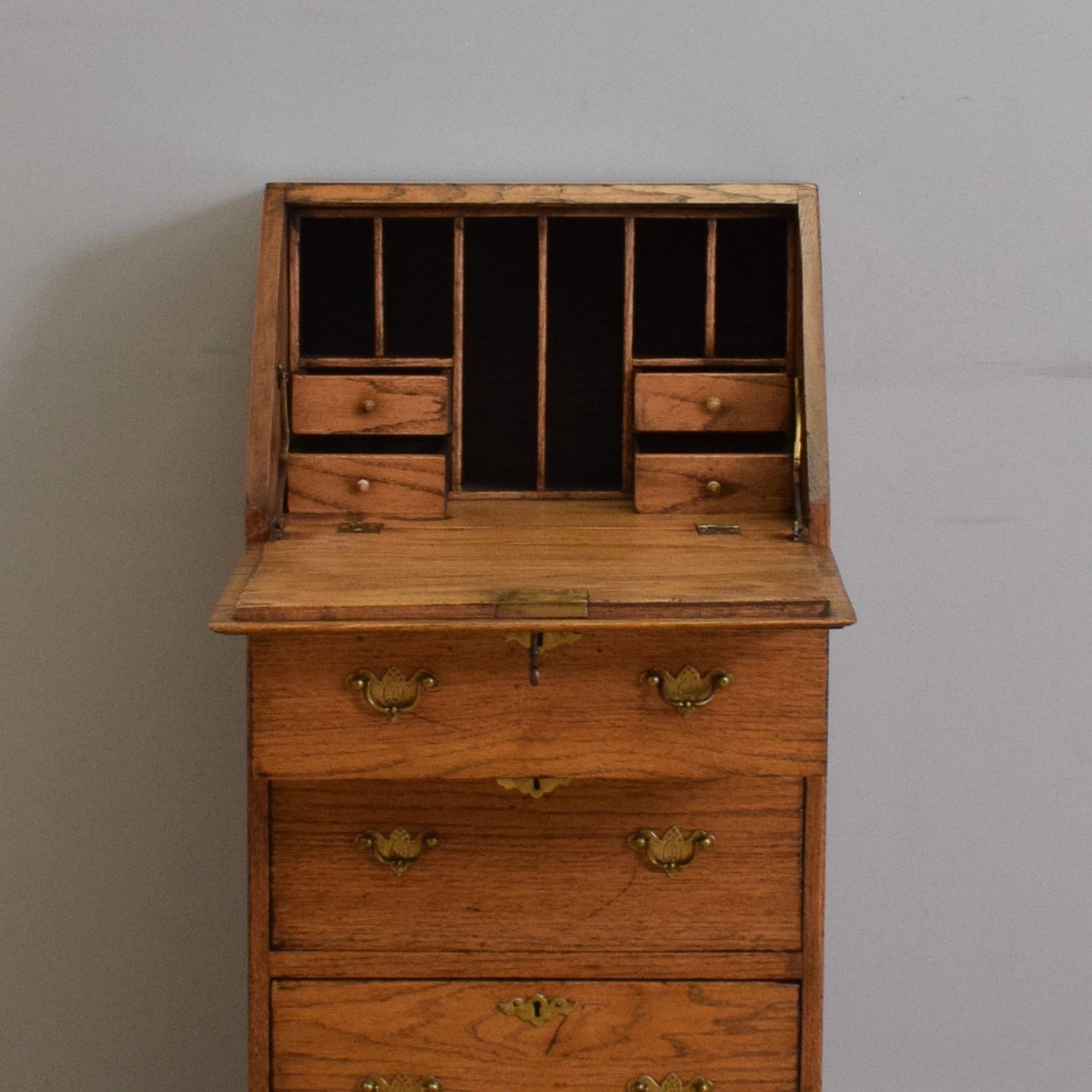 Slim Oak Bureau