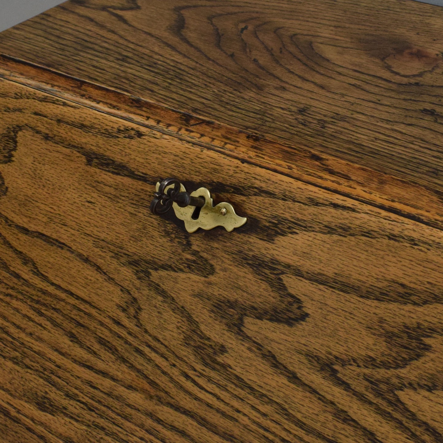 Slim Oak Bureau