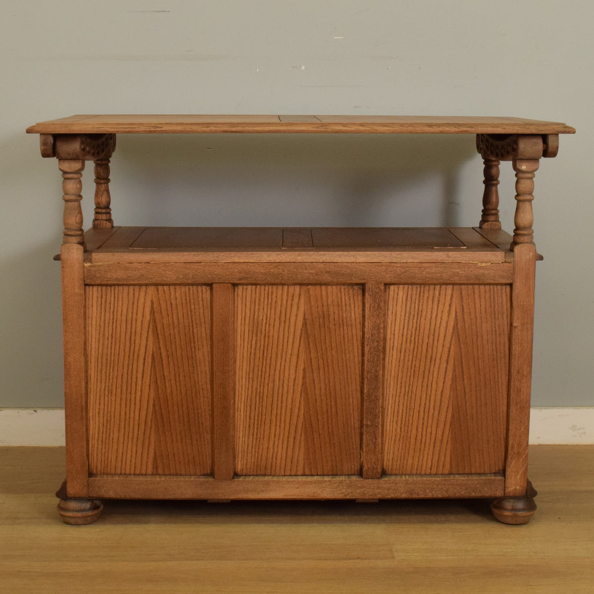 Linenfold monks bench