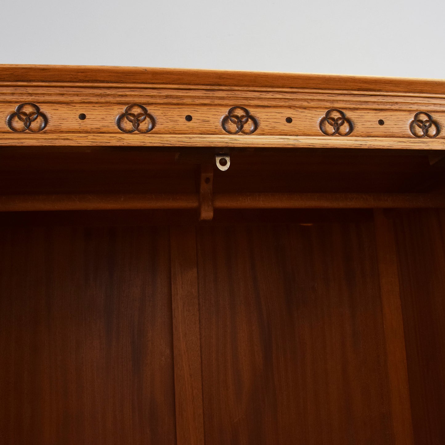 Traditional Oak Linenfold Wardrobe