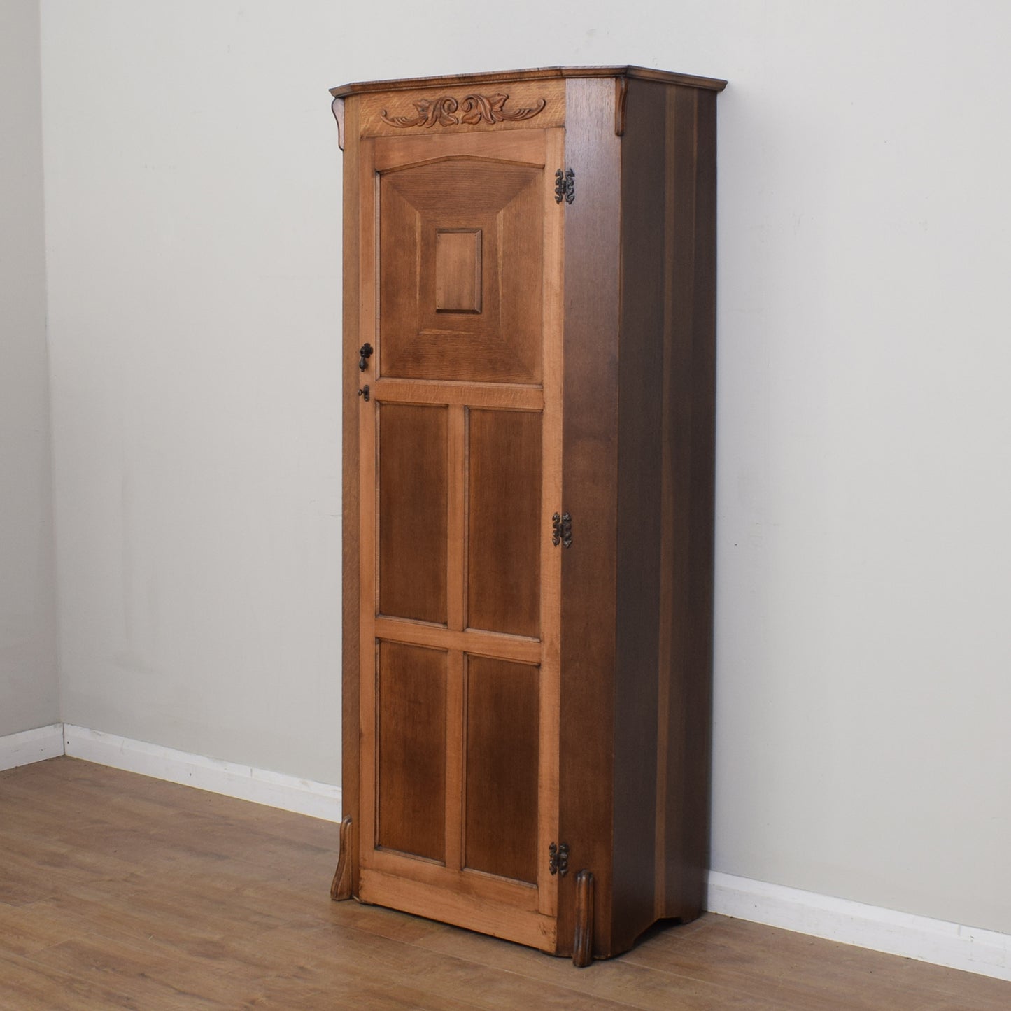 Restored Hallrobe