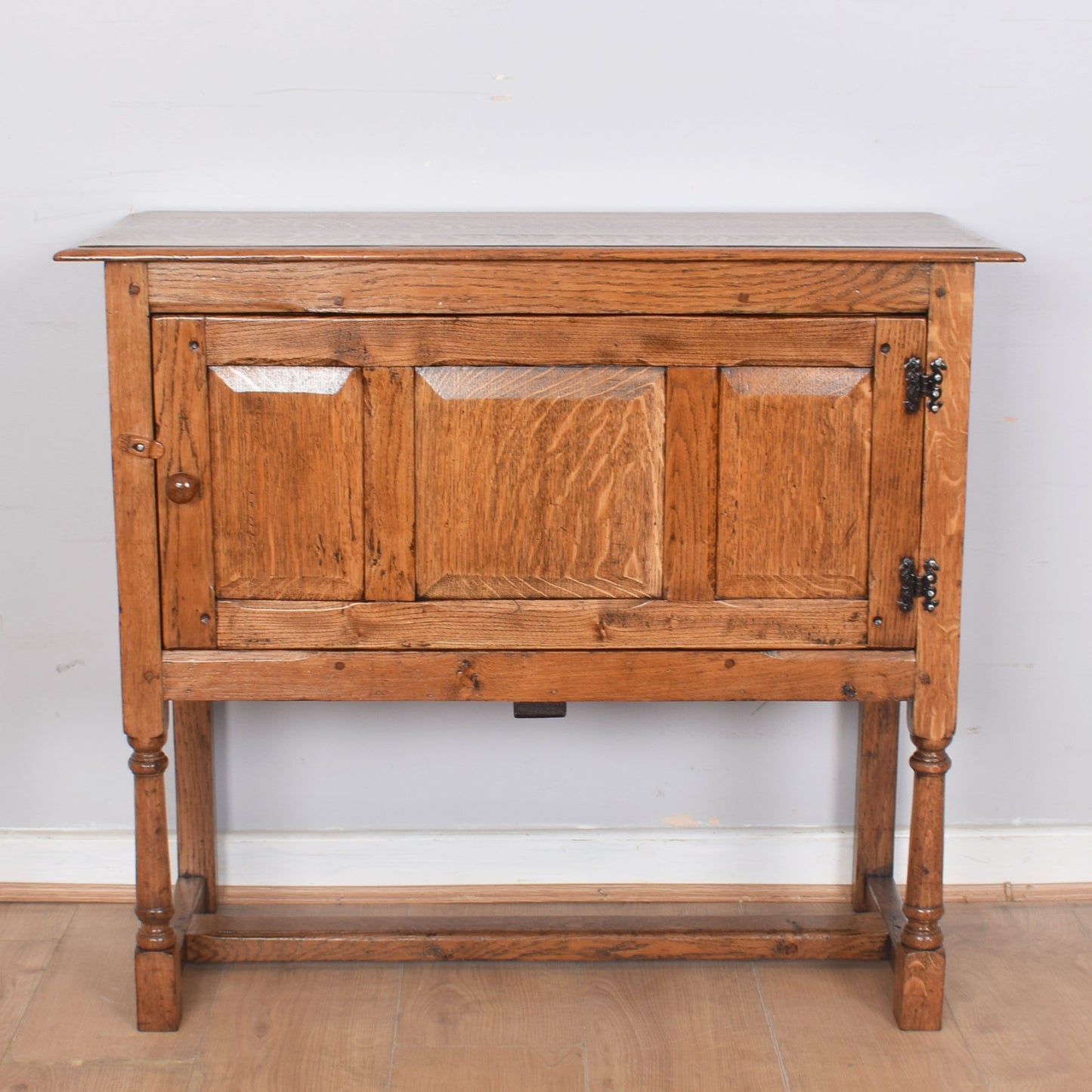 Oak Cupboard Unit