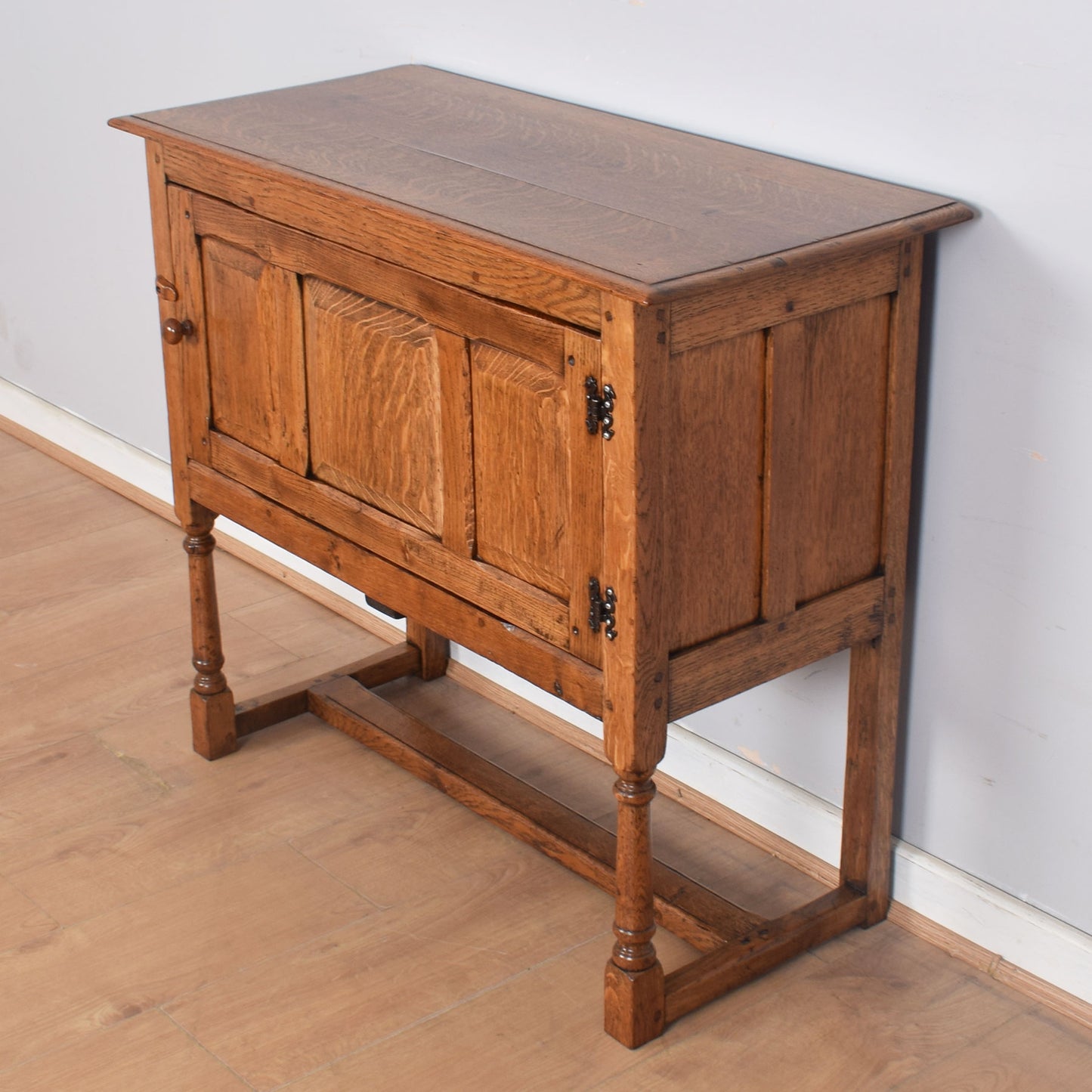 Oak Cupboard Unit