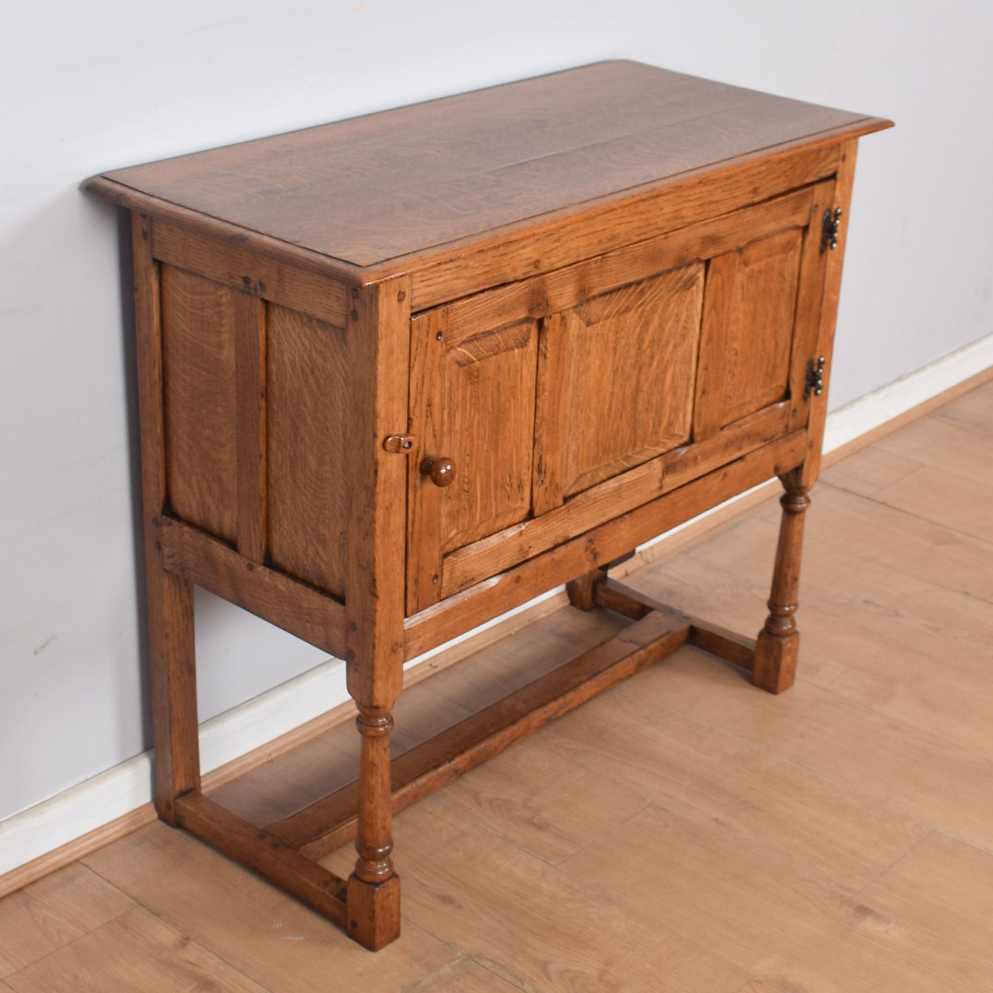 Oak Cupboard Unit