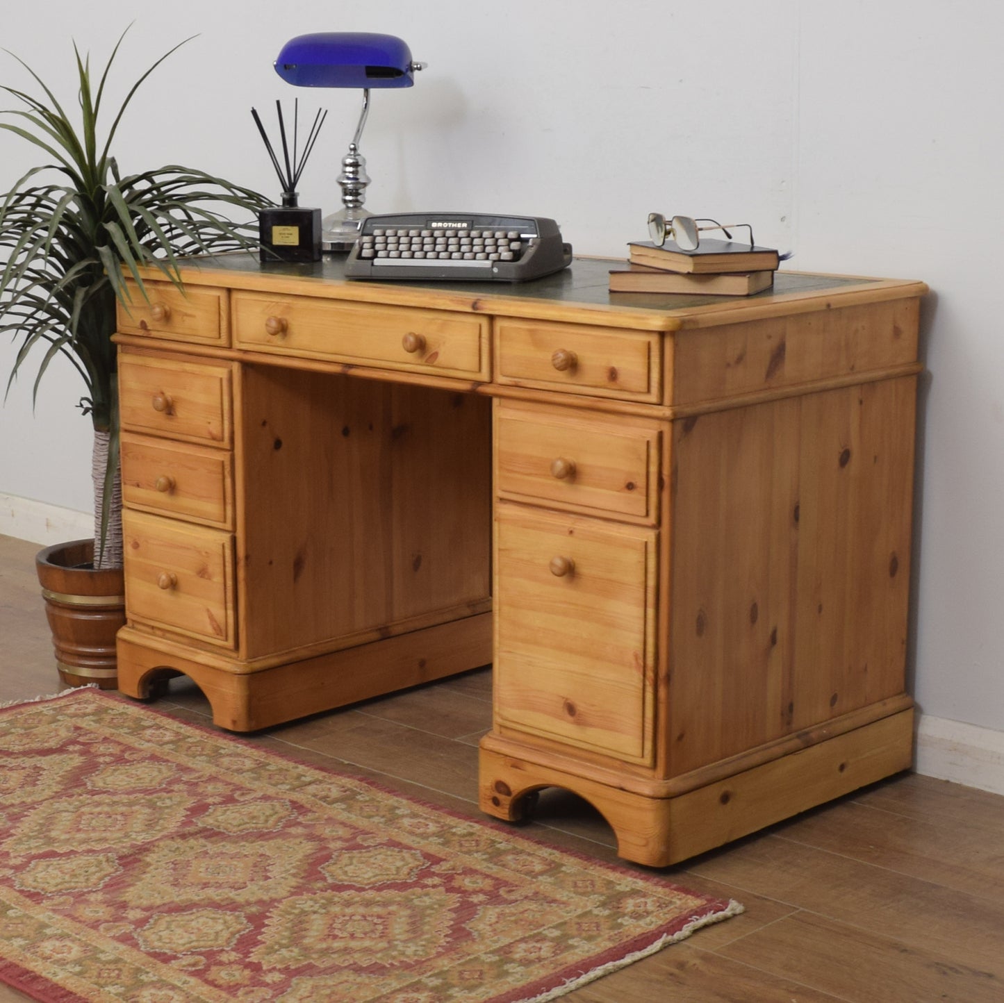 Pine Pedestal Desk