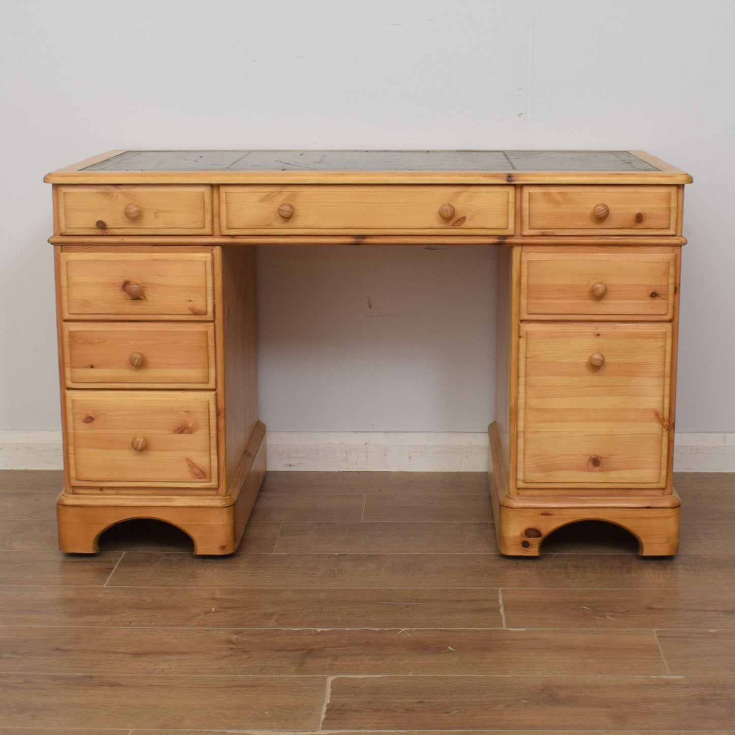 Pine Pedestal Desk