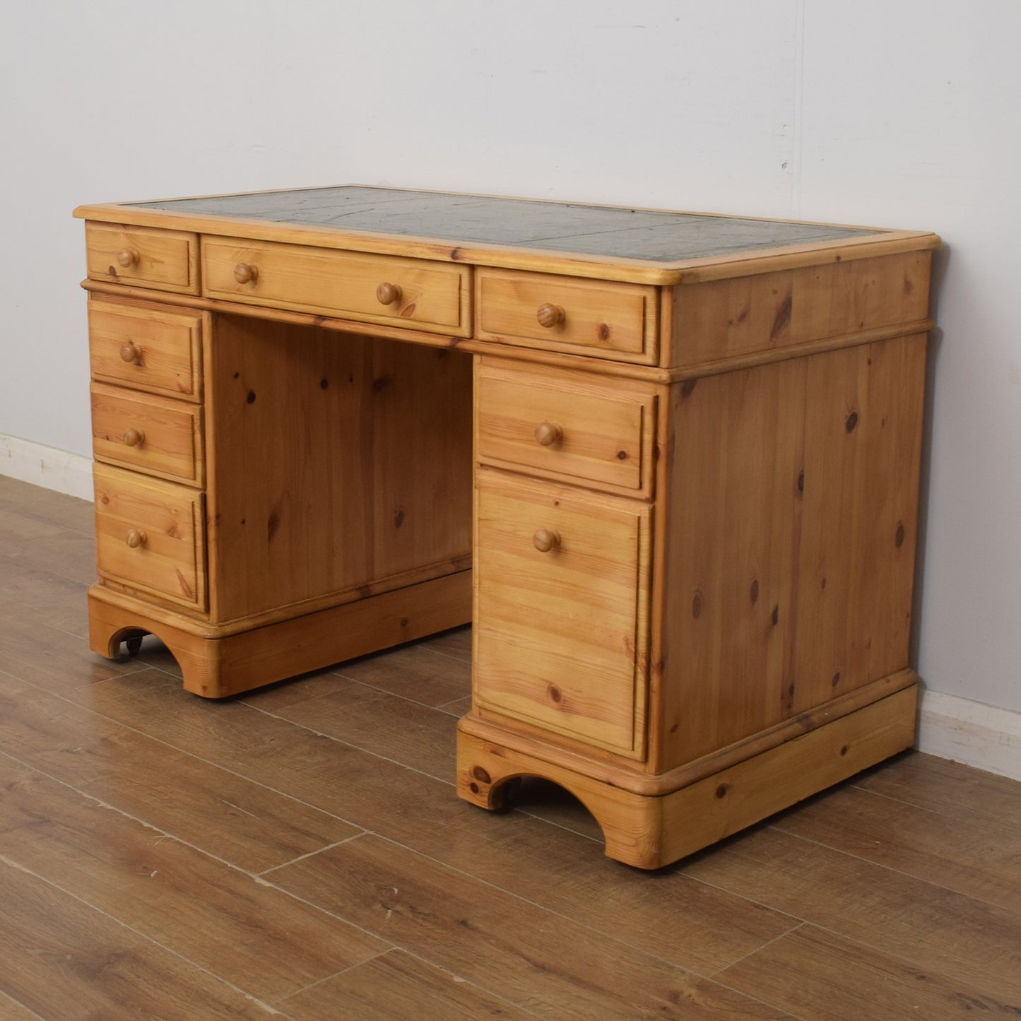 Pine Pedestal Desk