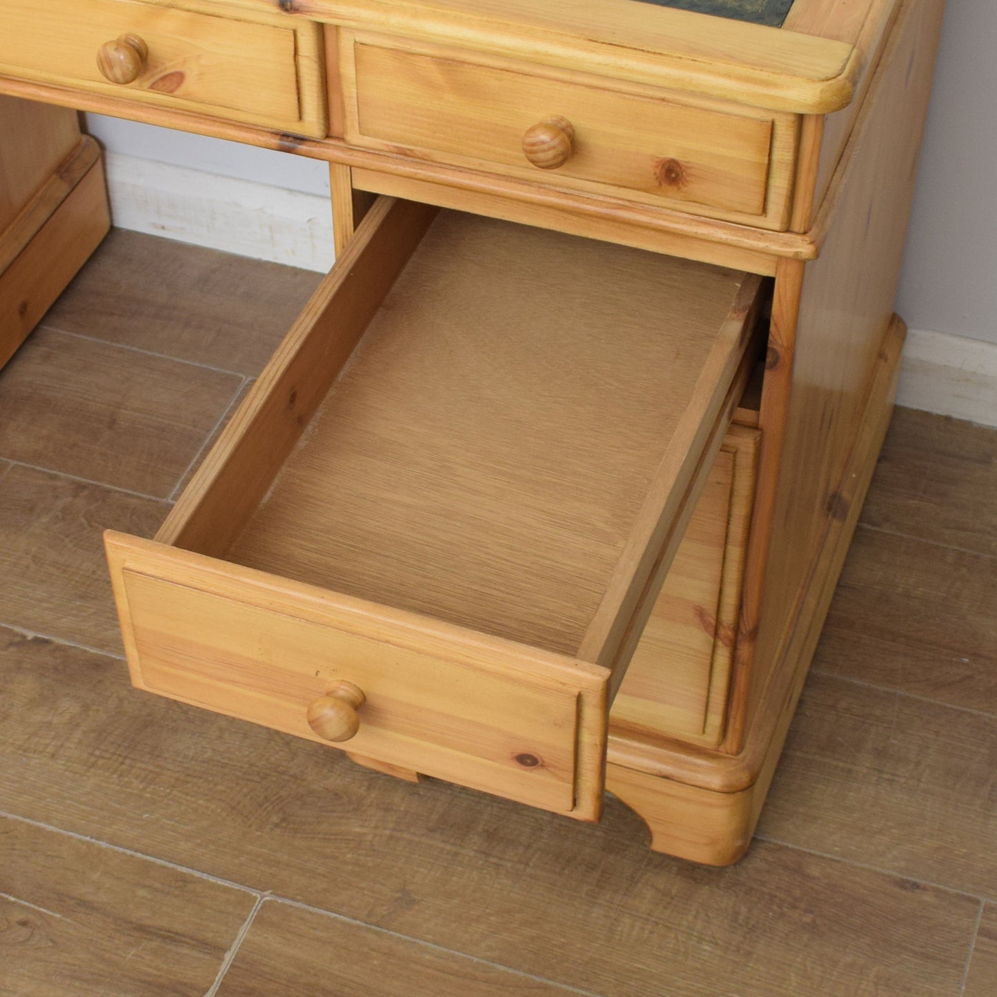 Pine Pedestal Desk