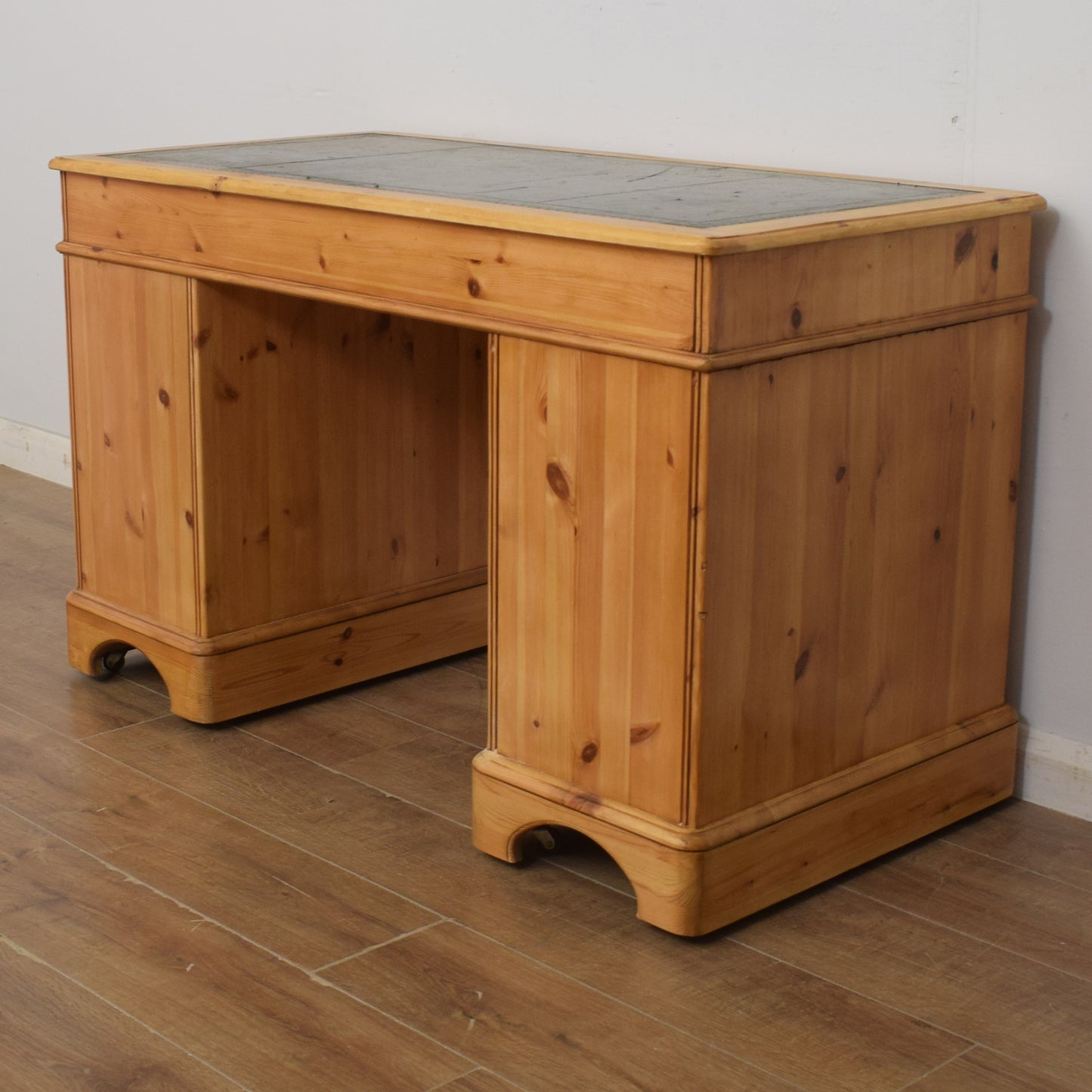 Pine Pedestal Desk