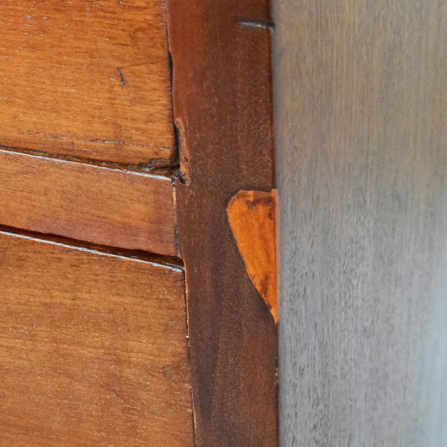 Rustic Mahogany Chest of Drawers