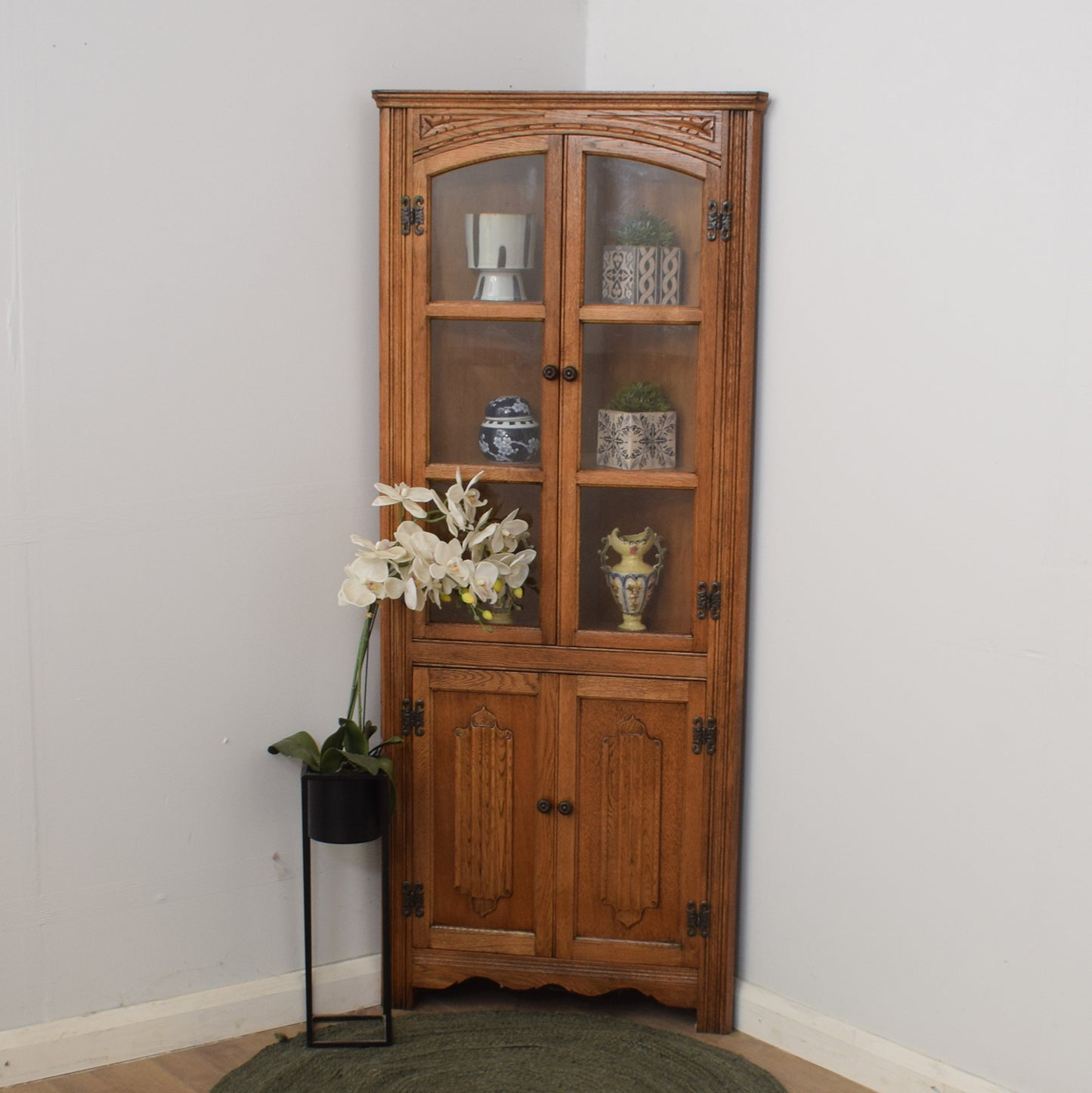 Old Charm Corner Unit