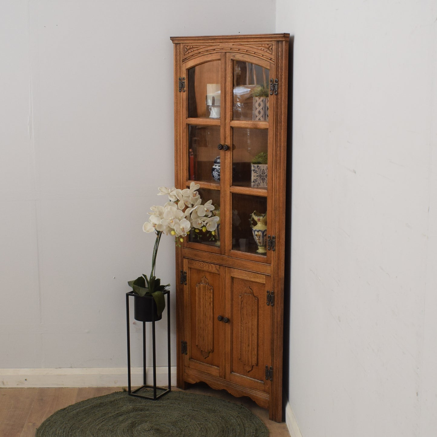 Old Charm Corner Unit