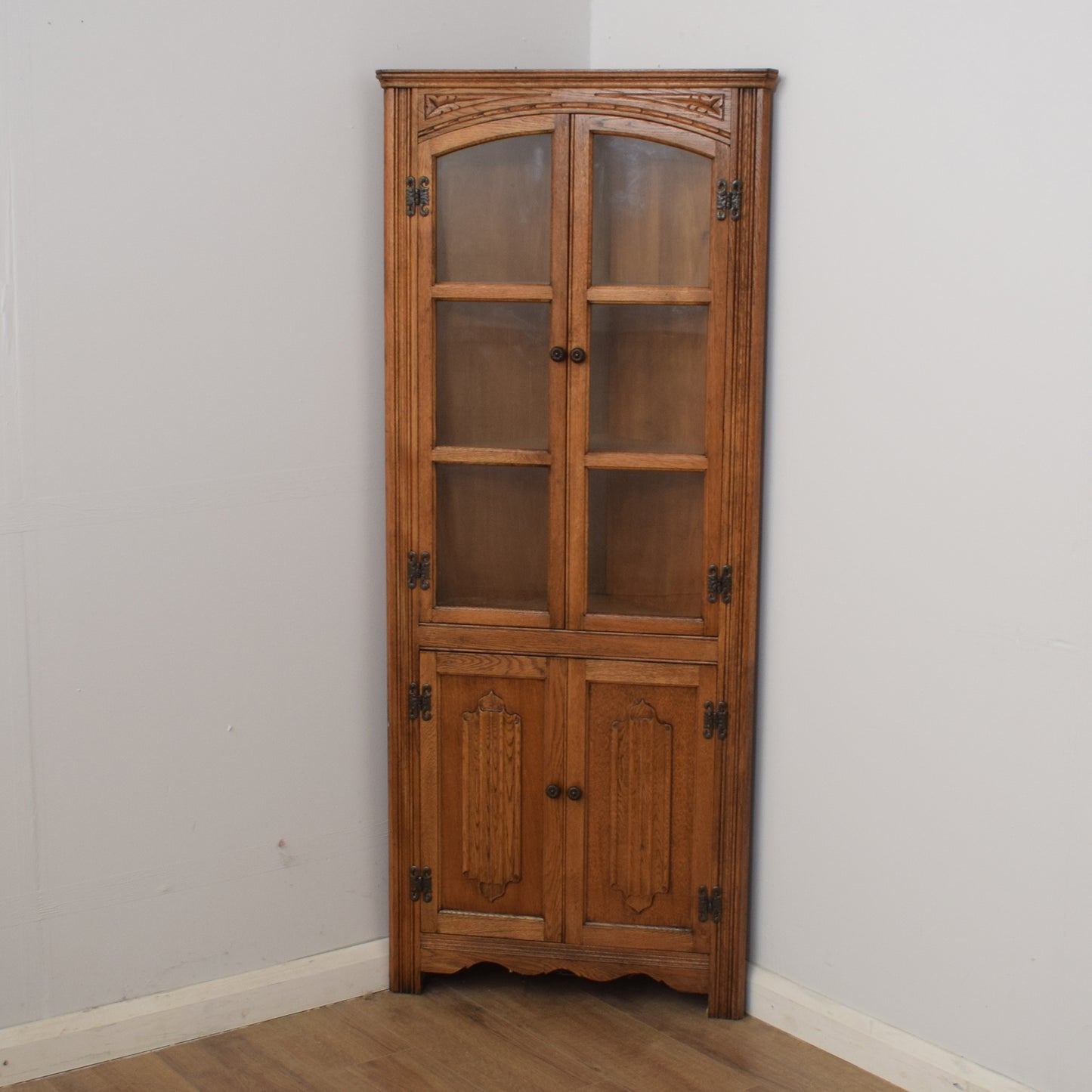 Old Charm Corner Unit