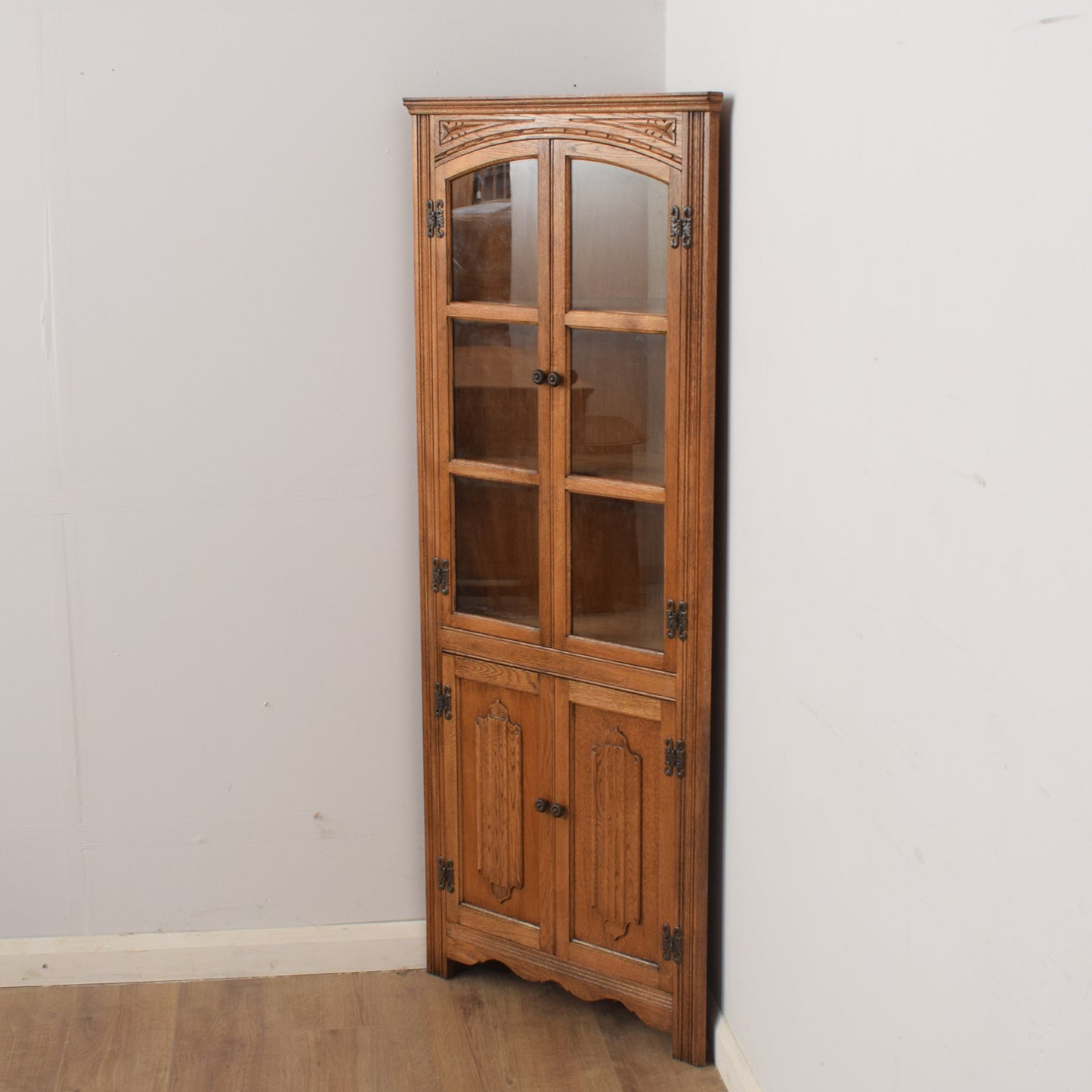 Old Charm Corner Unit
