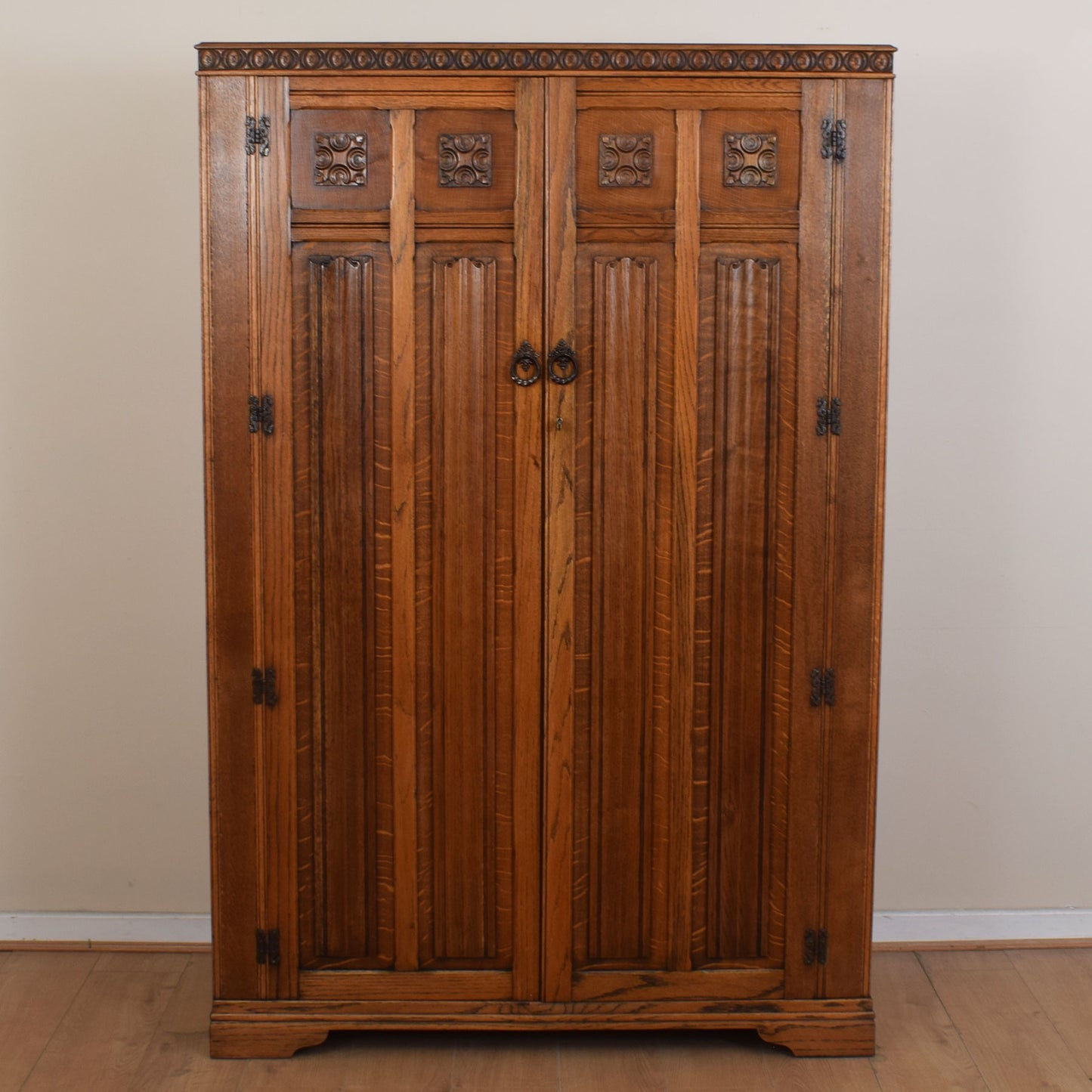 Oak Linenfold Double Wardrobe