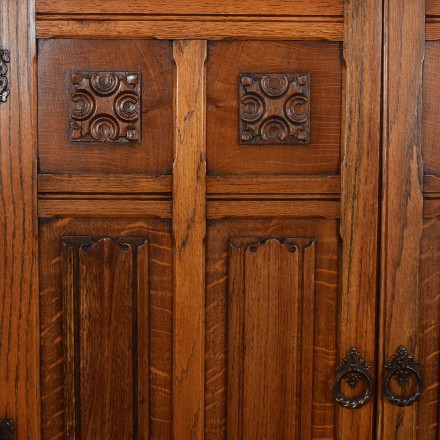 Oak Linenfold Double Wardrobe