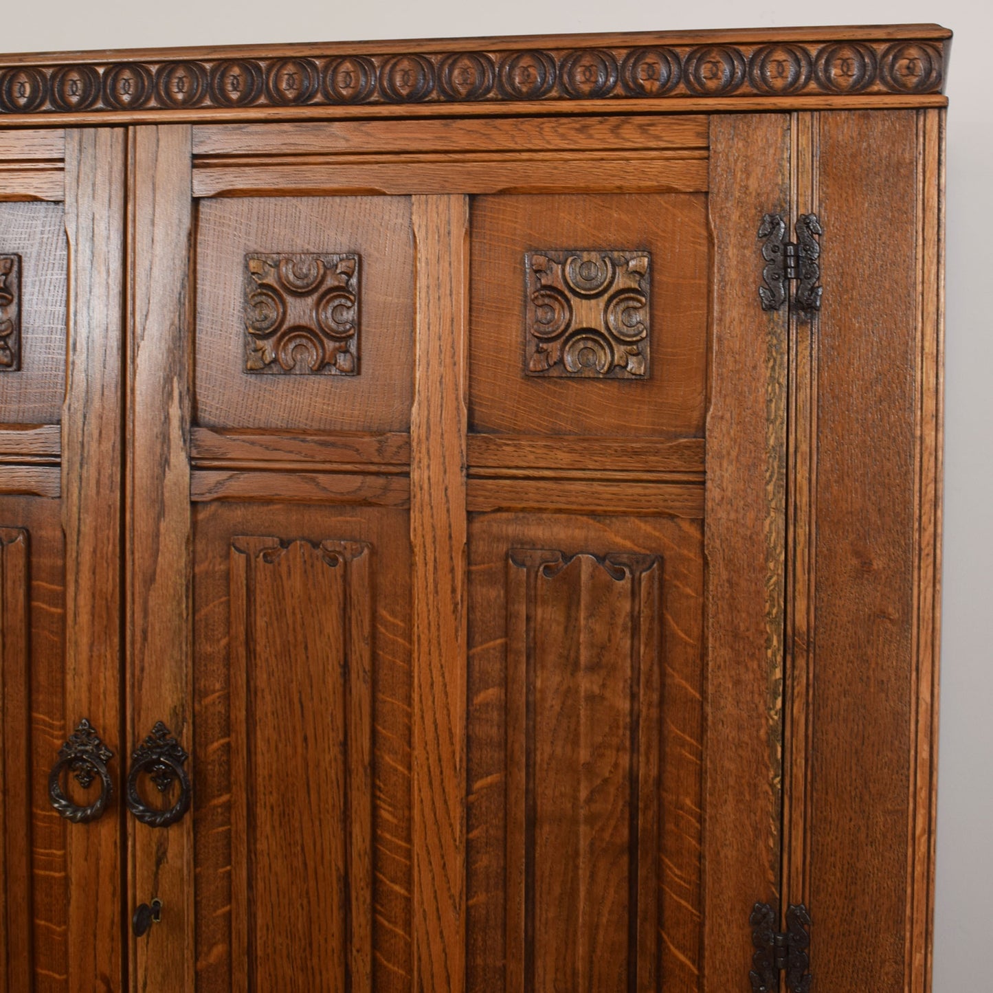 Oak Linenfold Double Wardrobe
