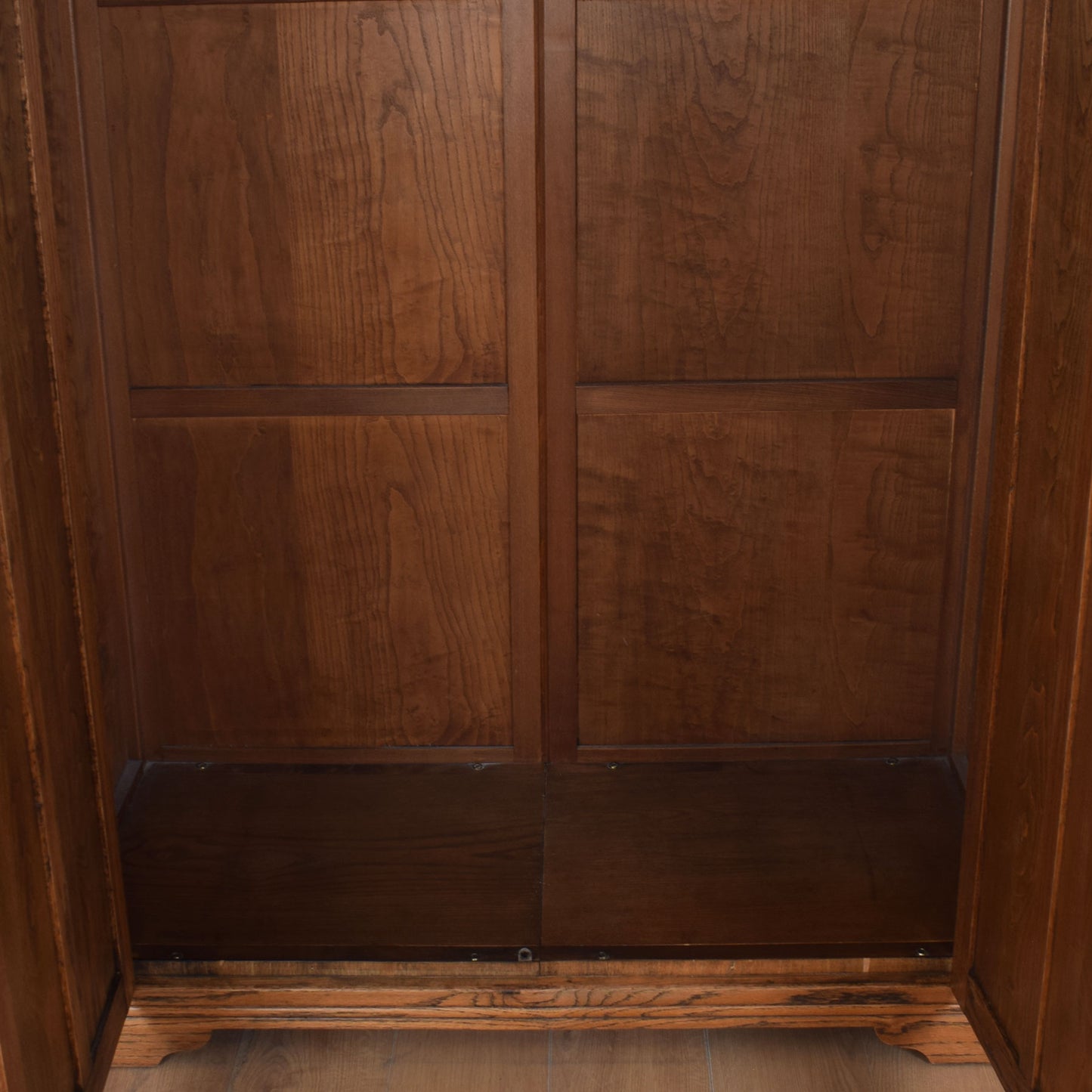 Oak Linenfold Double Wardrobe