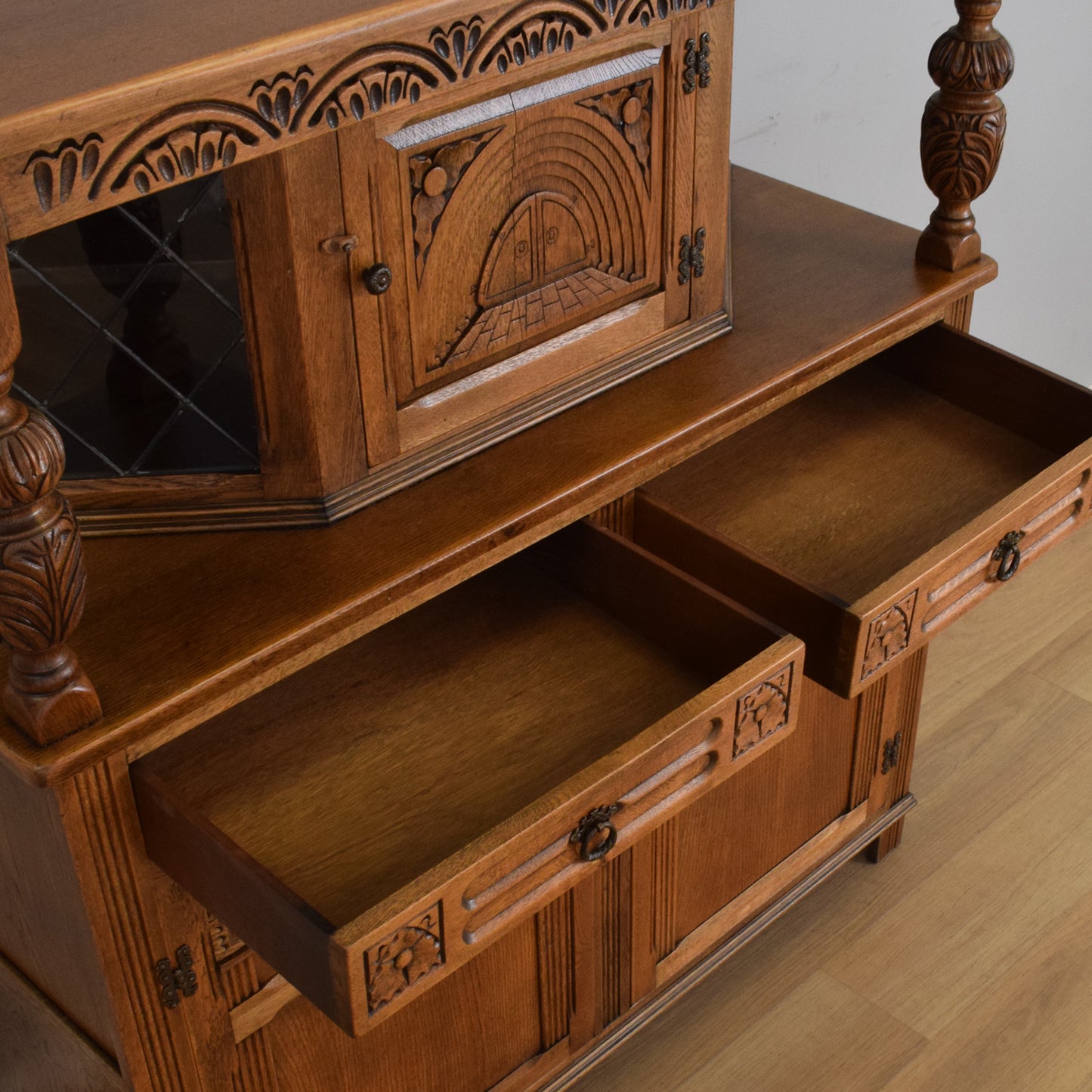 Court Cabinet