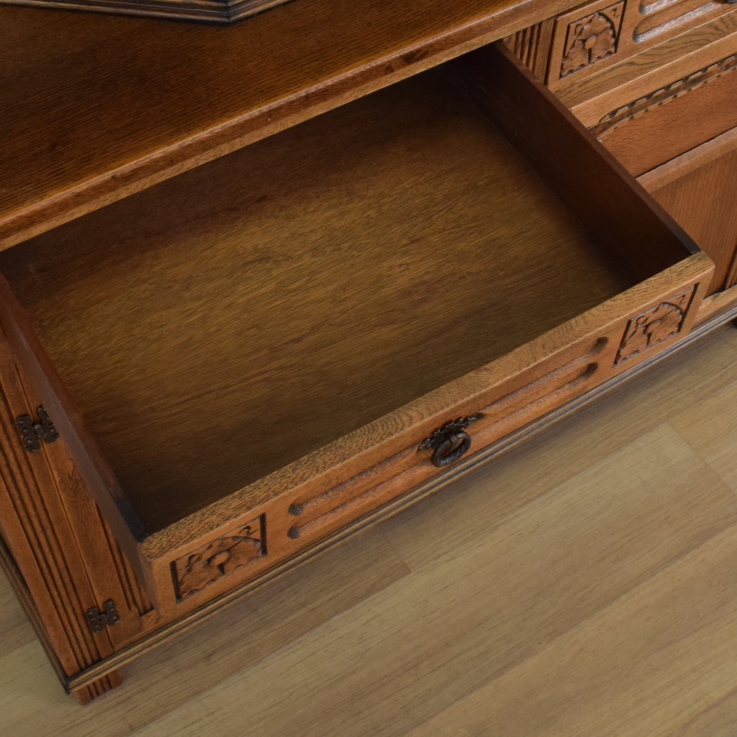 Court Cabinet