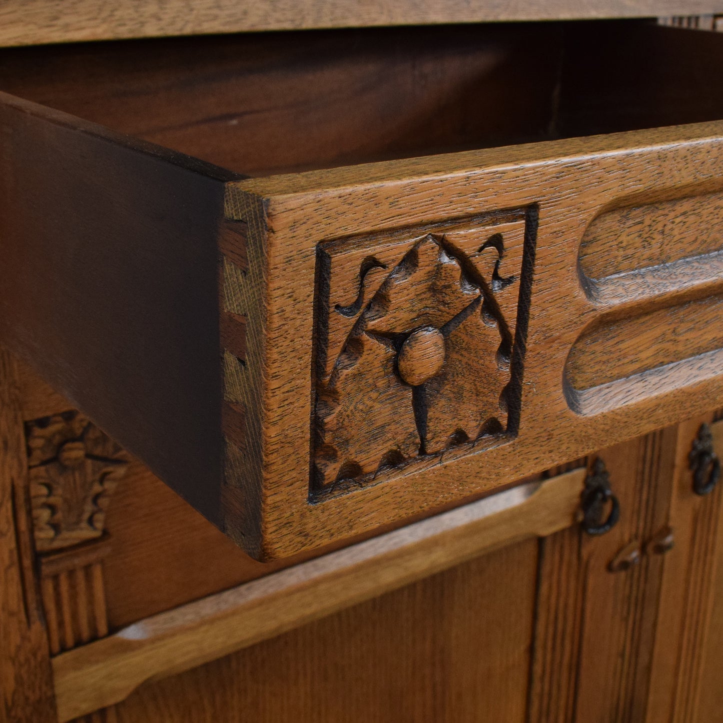Court Cabinet
