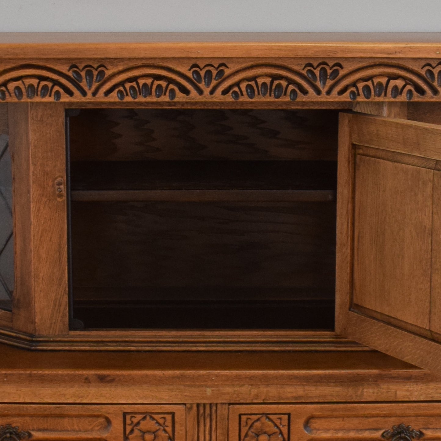 Court Cabinet