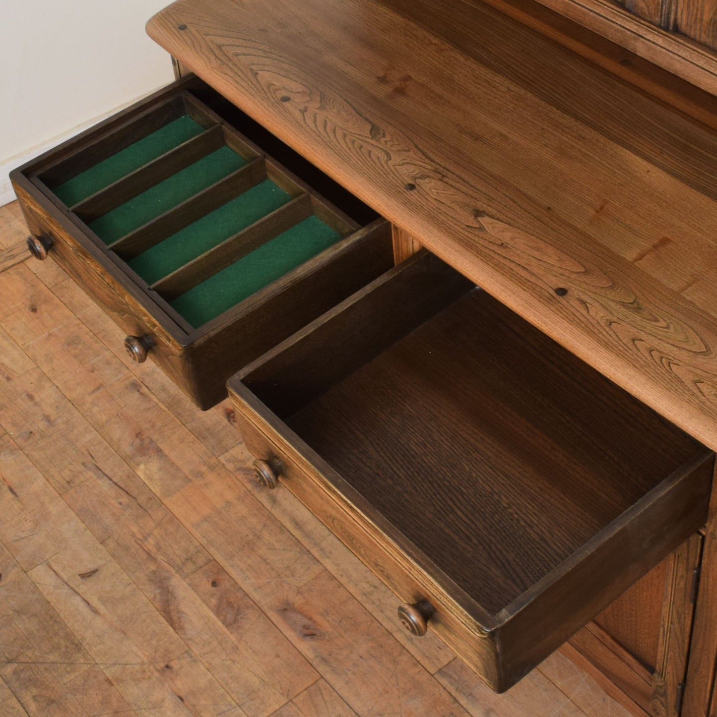 Ercol Dresser