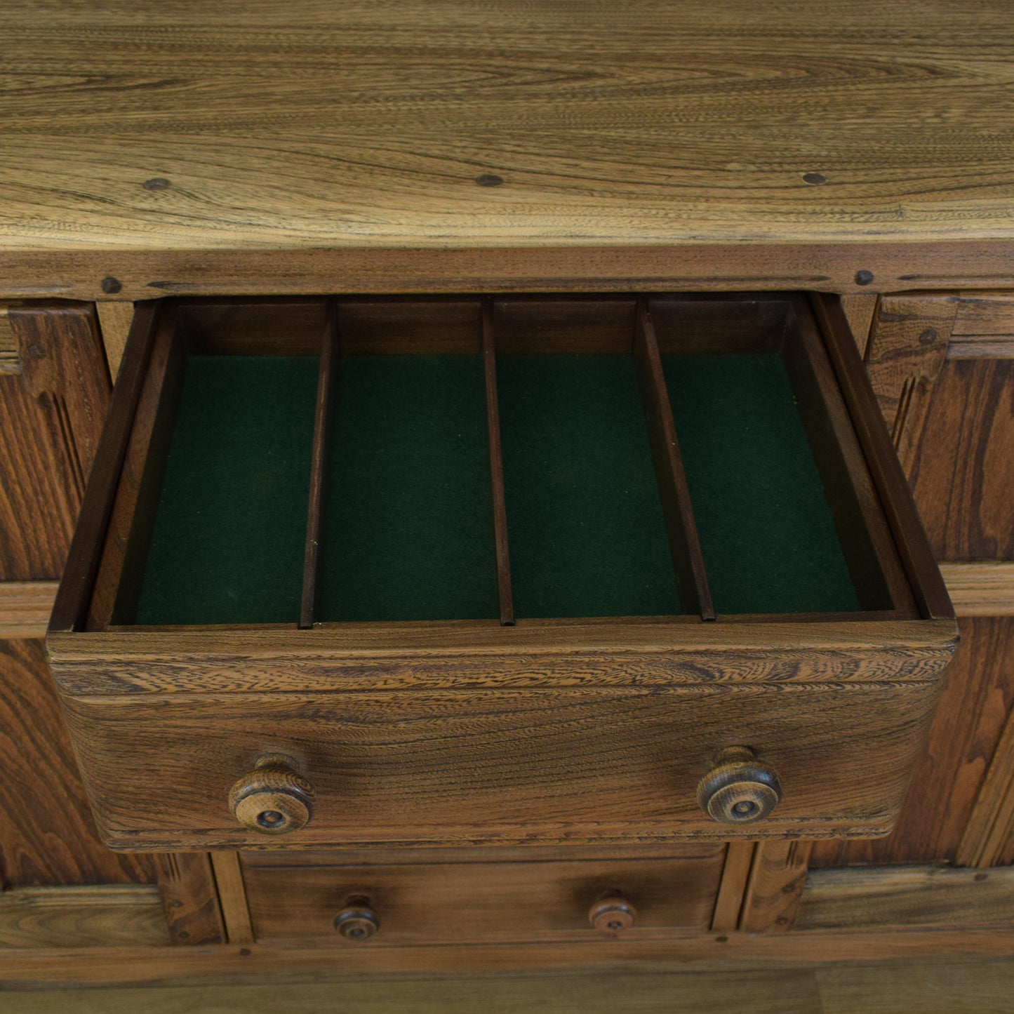 Ercol Dresser