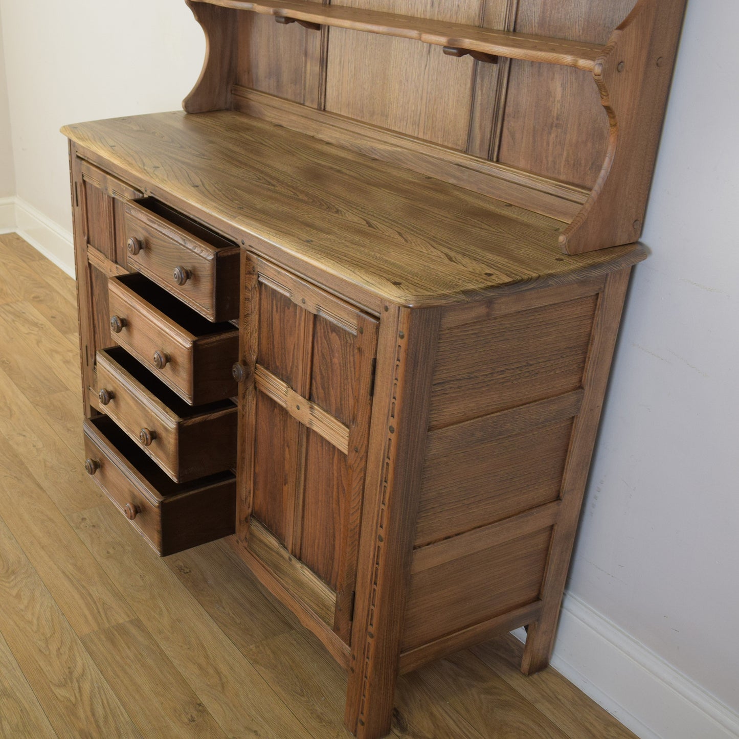 Ercol Dresser