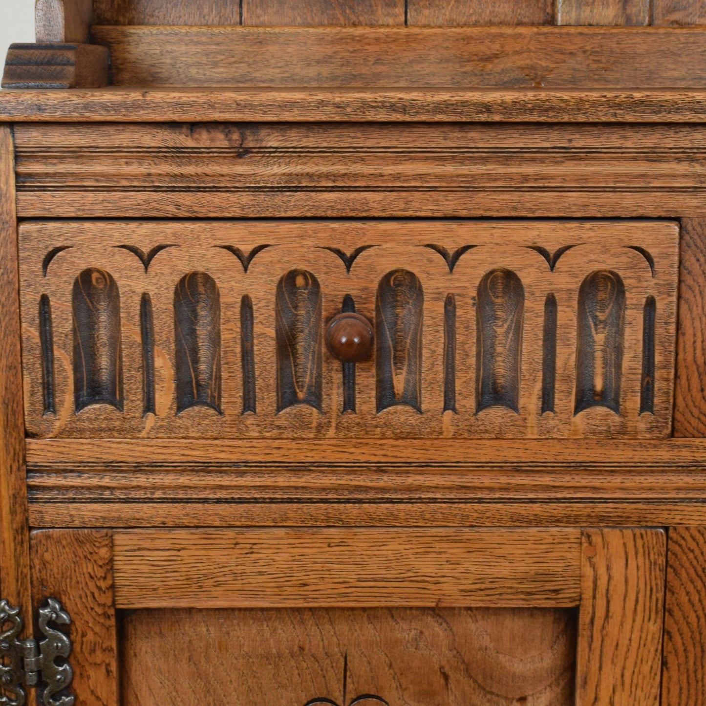 Carved Old Charm Dresser
