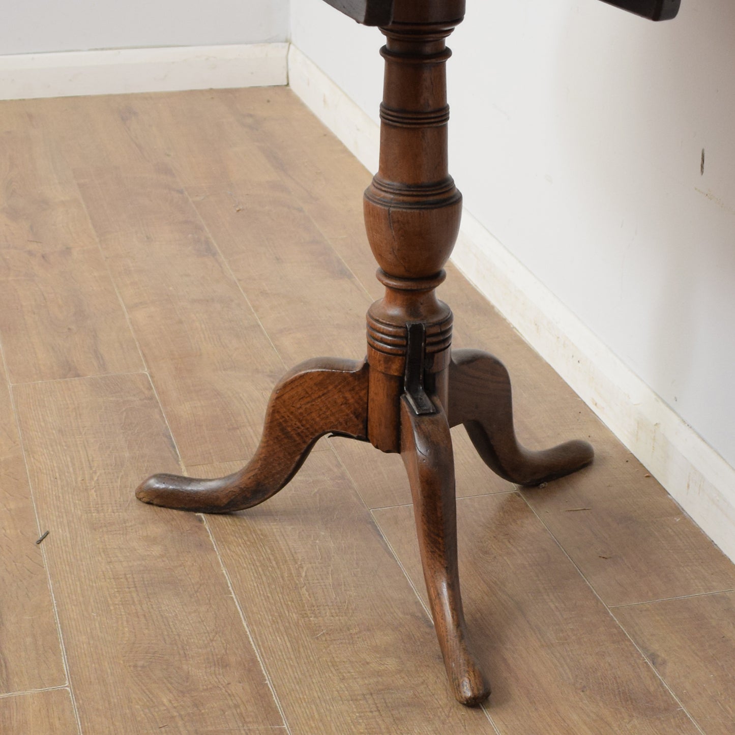 Tilt-Top Side Table