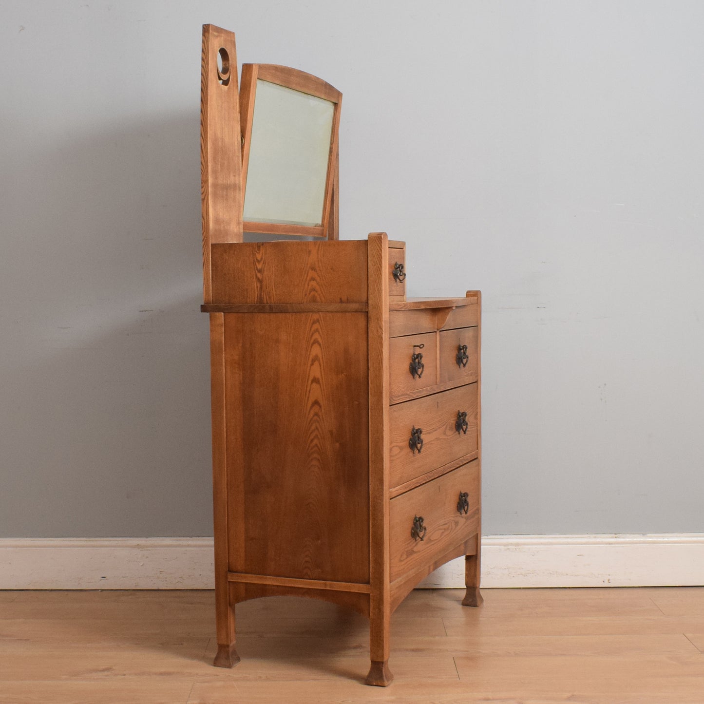Arts and Crafts Dressing Table