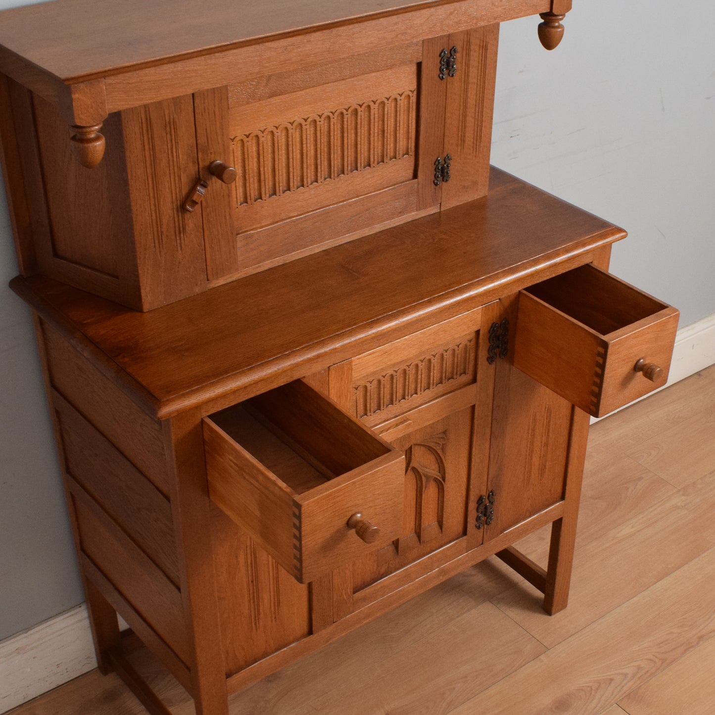 Classic Court Cabinet