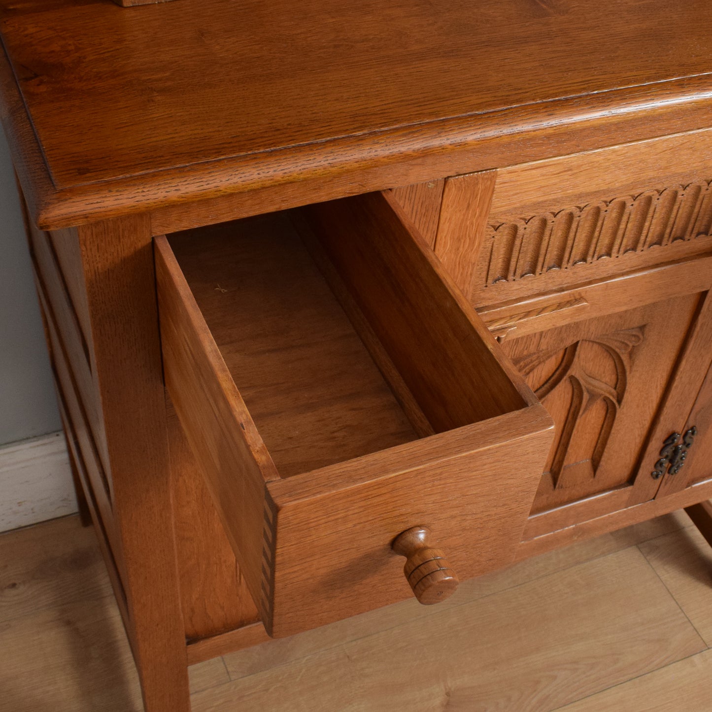 Classic Court Cabinet