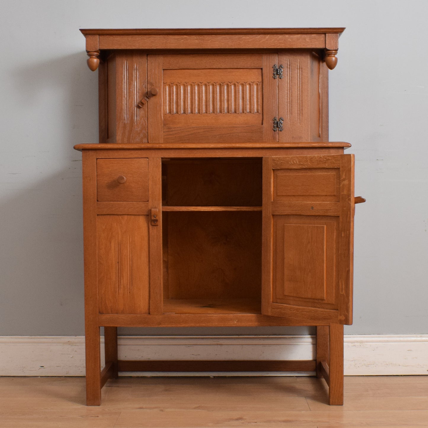 Classic Court Cabinet